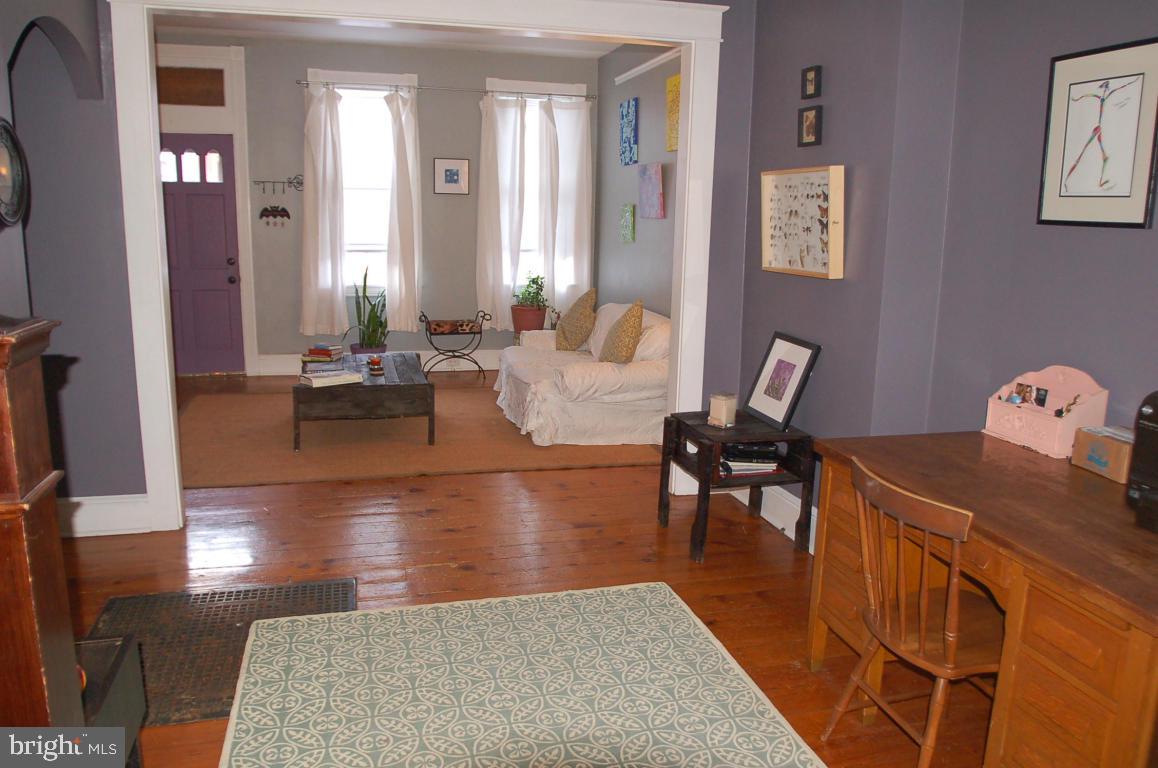 CHESTNUT HILL - Residential