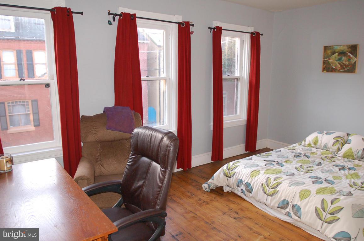 CHESTNUT HILL - Residential