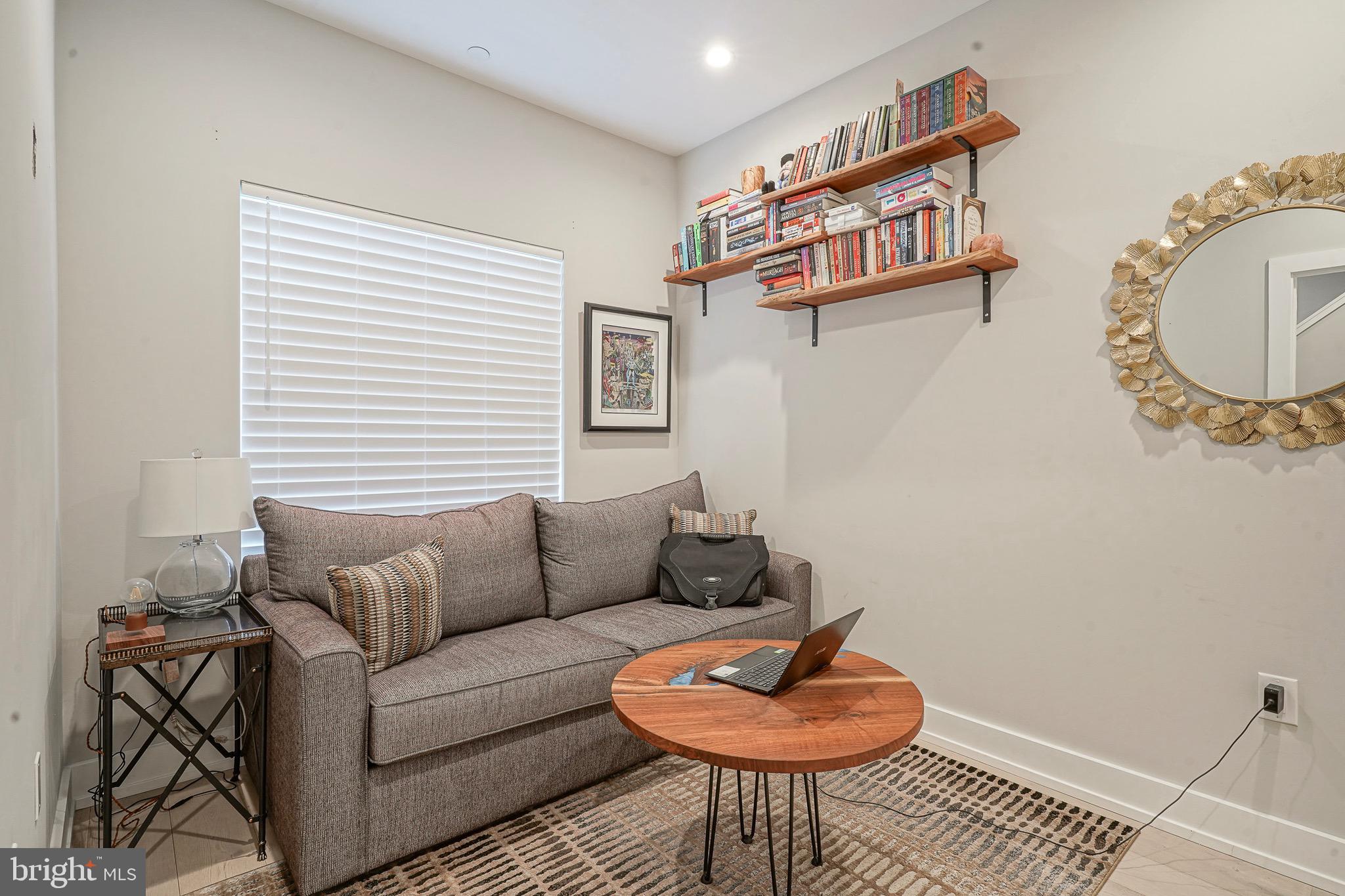 EAST KENSINGTON - Residential