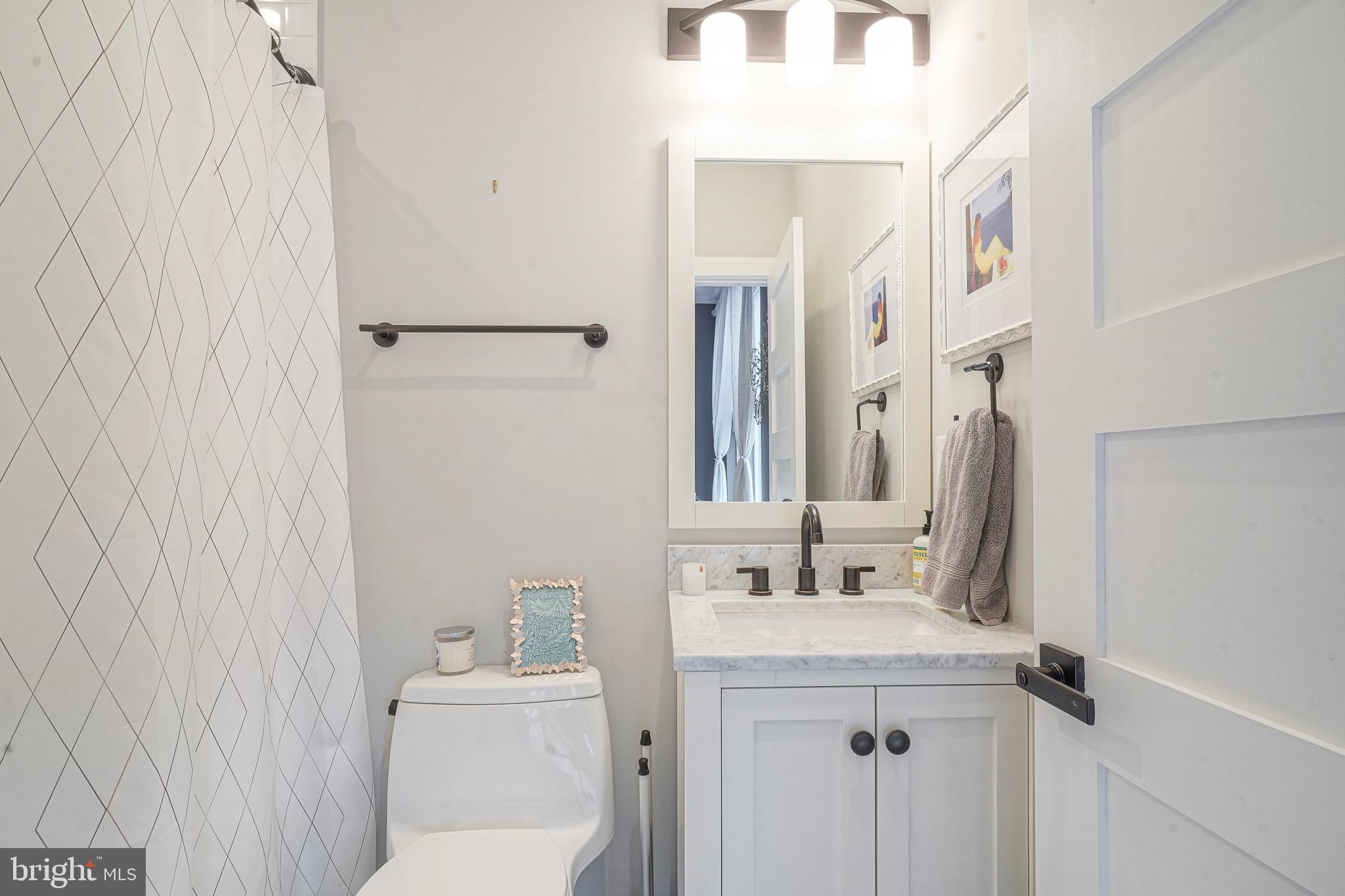 EAST KENSINGTON - Residential