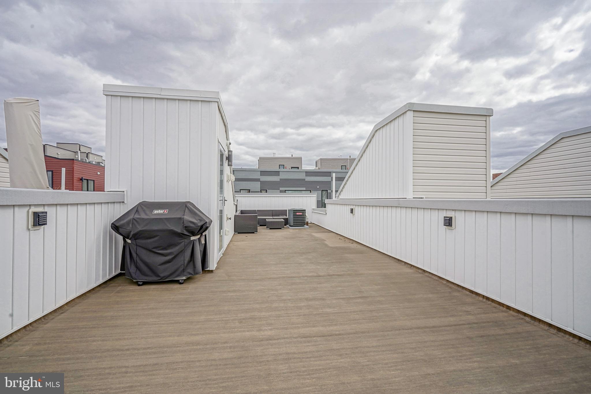 EAST KENSINGTON - Residential