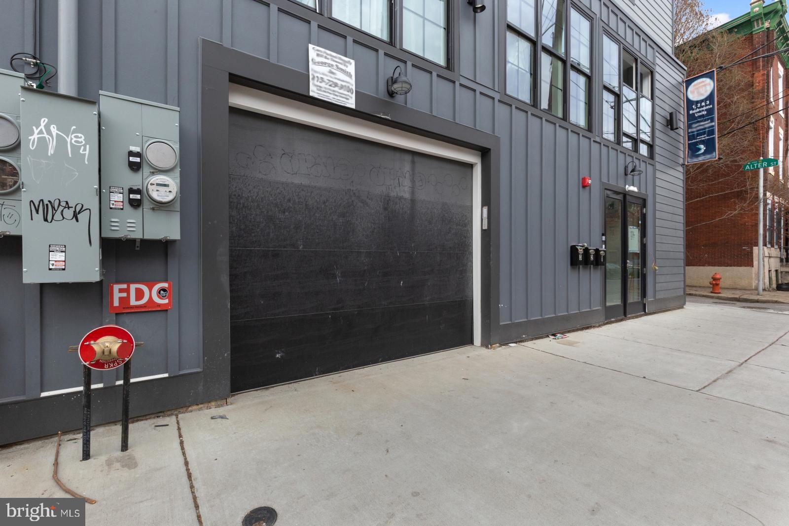 PASSYUNK SQUARE - Commercial Lease