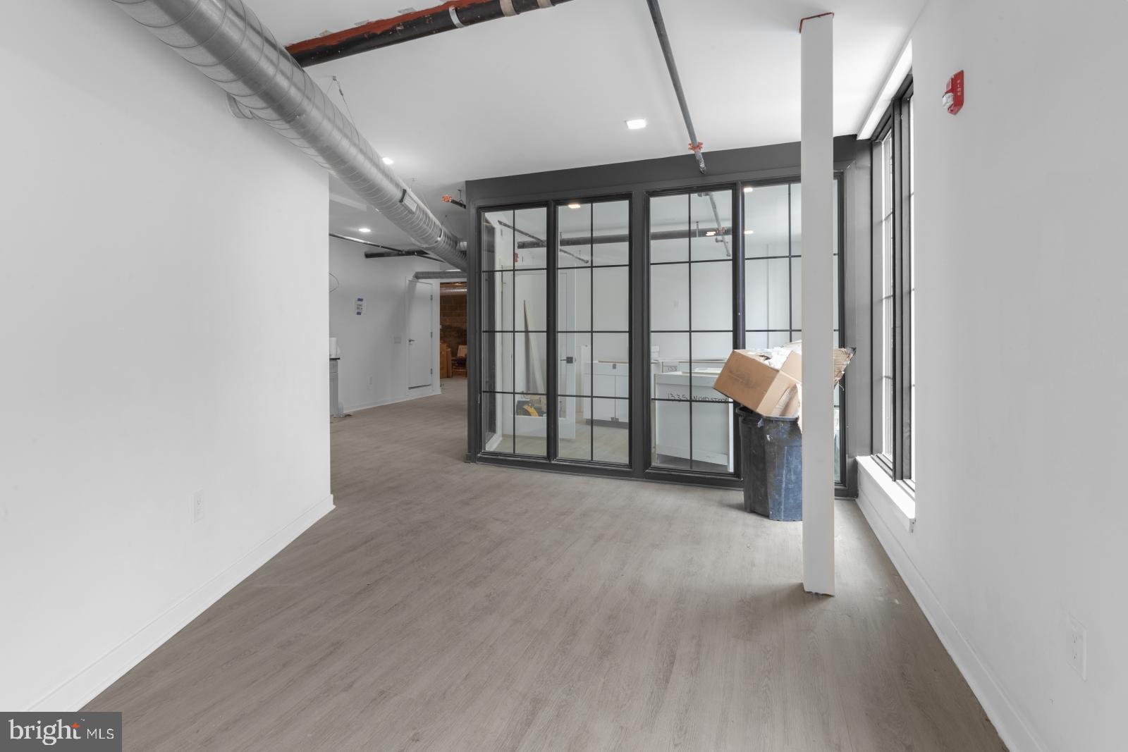 PASSYUNK SQUARE - Commercial Lease