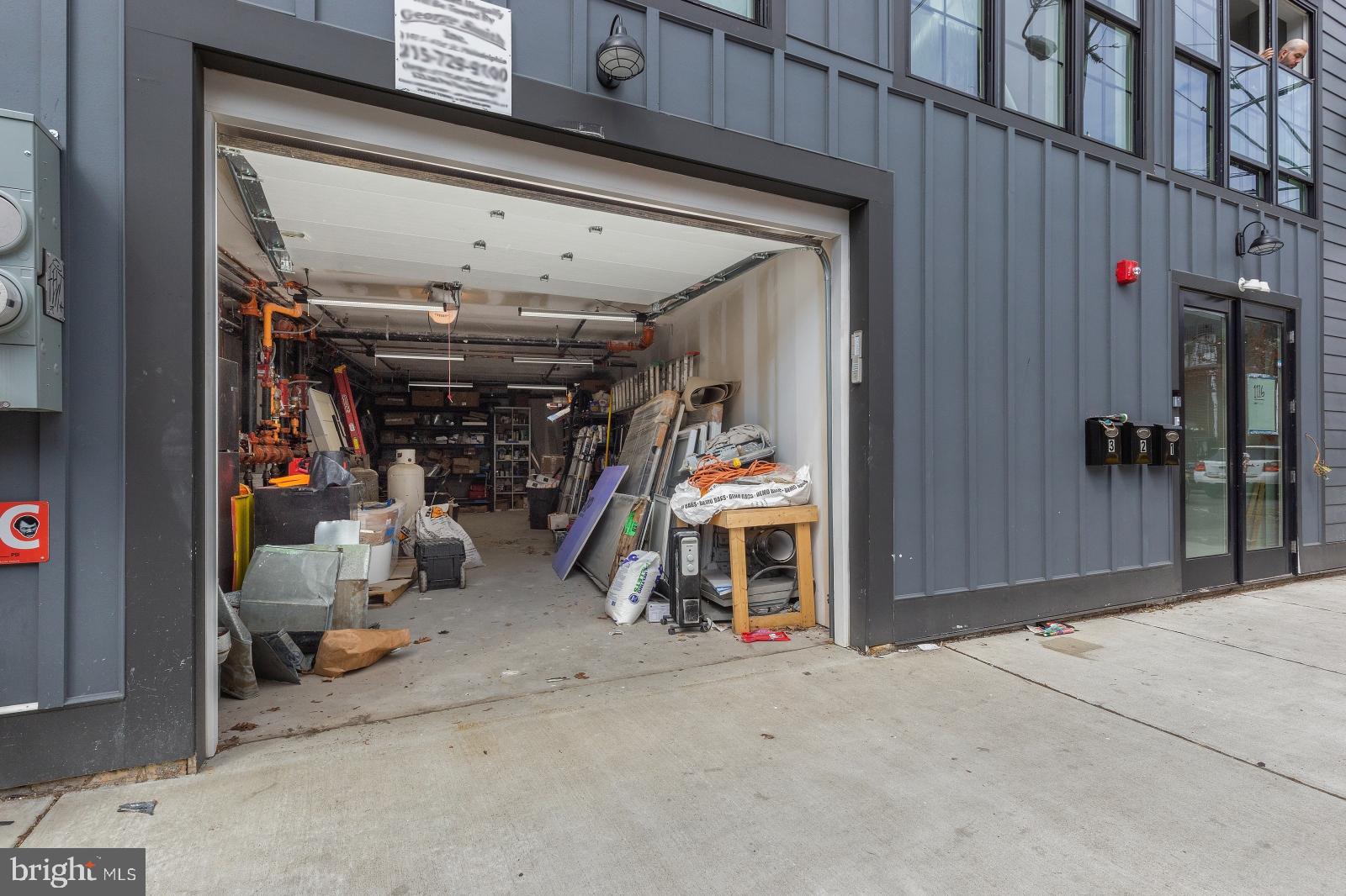 PASSYUNK SQUARE - Commercial Lease