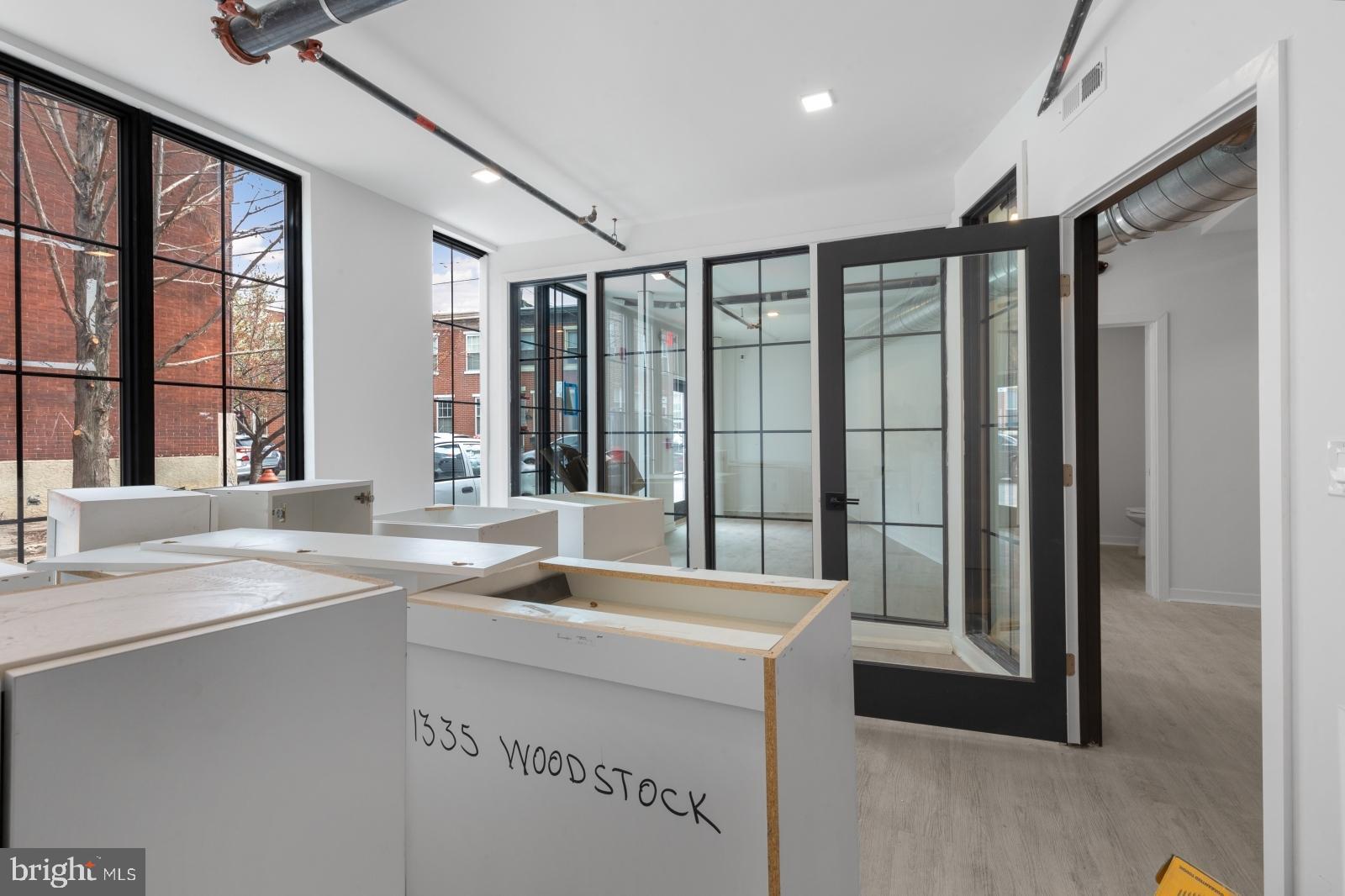 PASSYUNK SQUARE - Commercial Lease