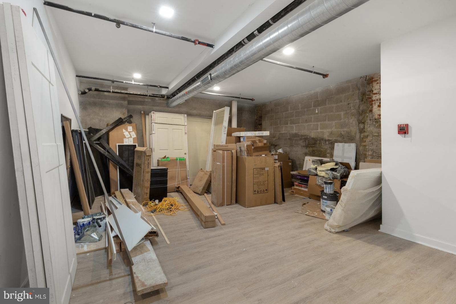 PASSYUNK SQUARE - Commercial Lease