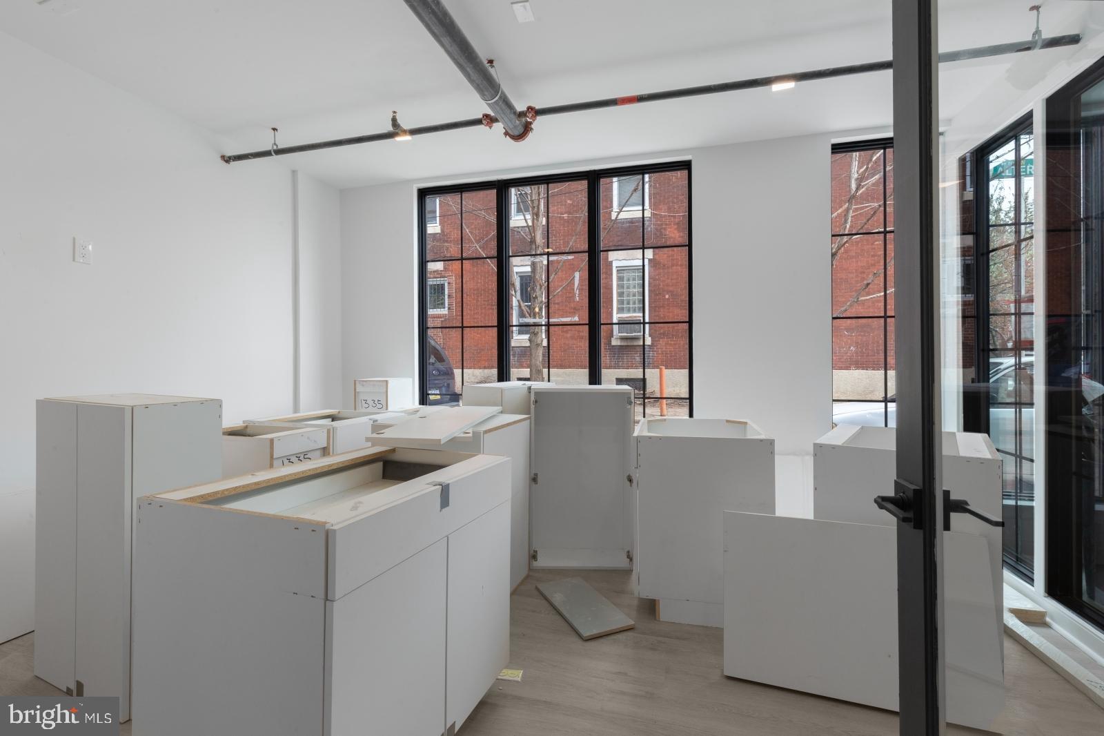 PASSYUNK SQUARE - Commercial Lease