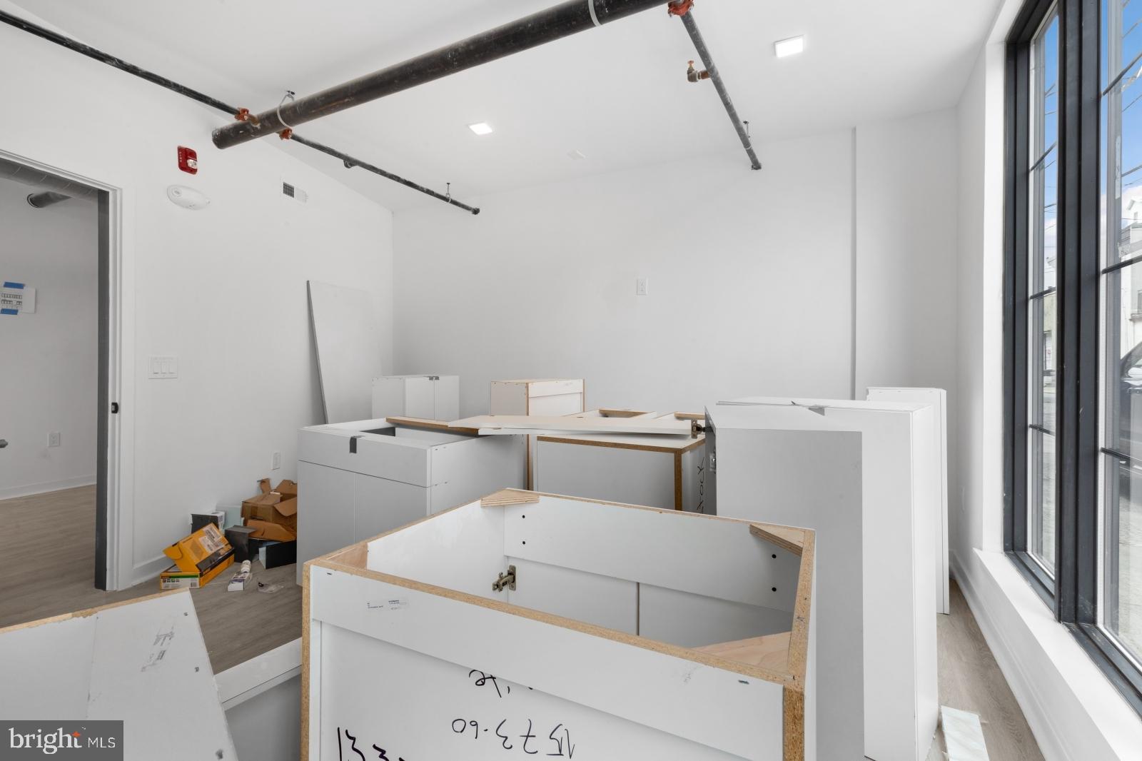 PASSYUNK SQUARE - Commercial Lease