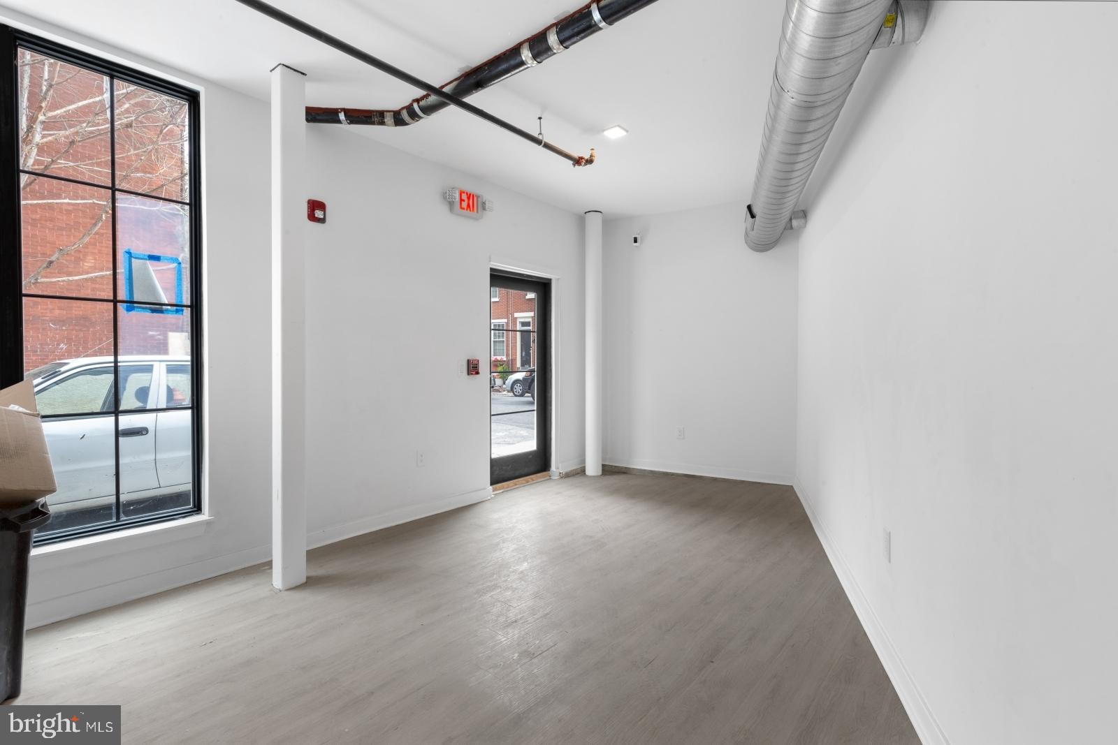PASSYUNK SQUARE - Commercial Lease