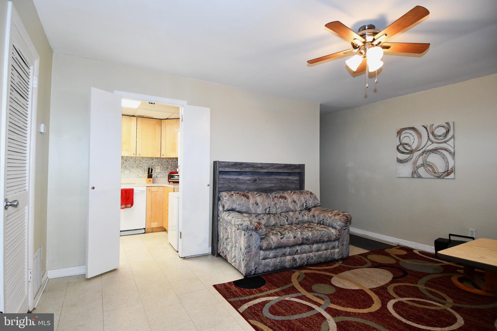 THE HUNTSMAN CONDOMINIUM - Residential