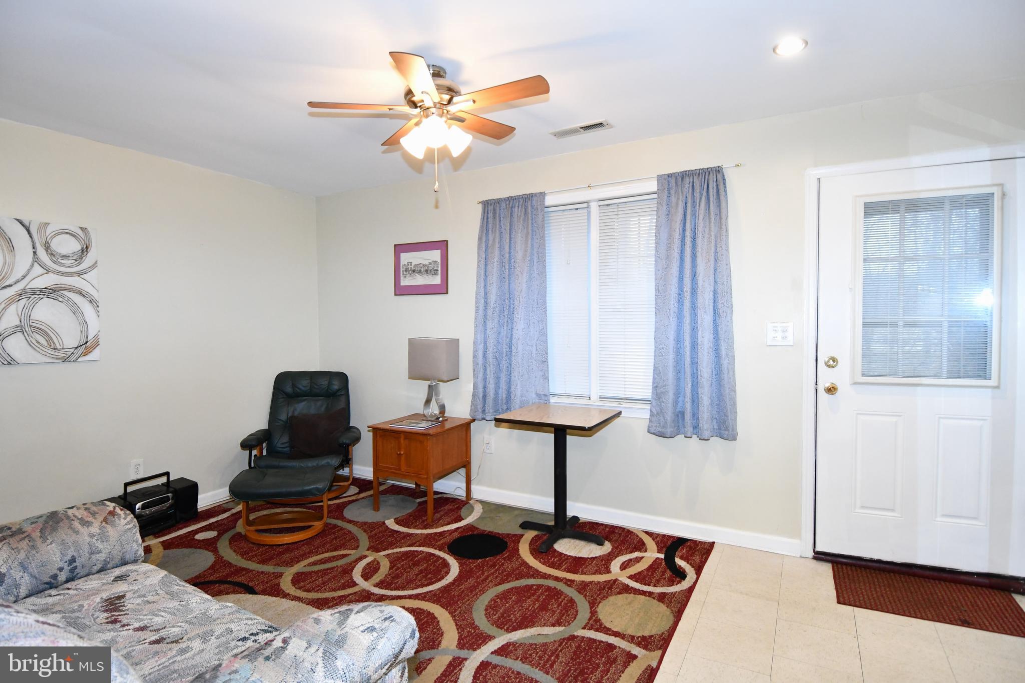 THE HUNTSMAN CONDOMINIUM - Residential