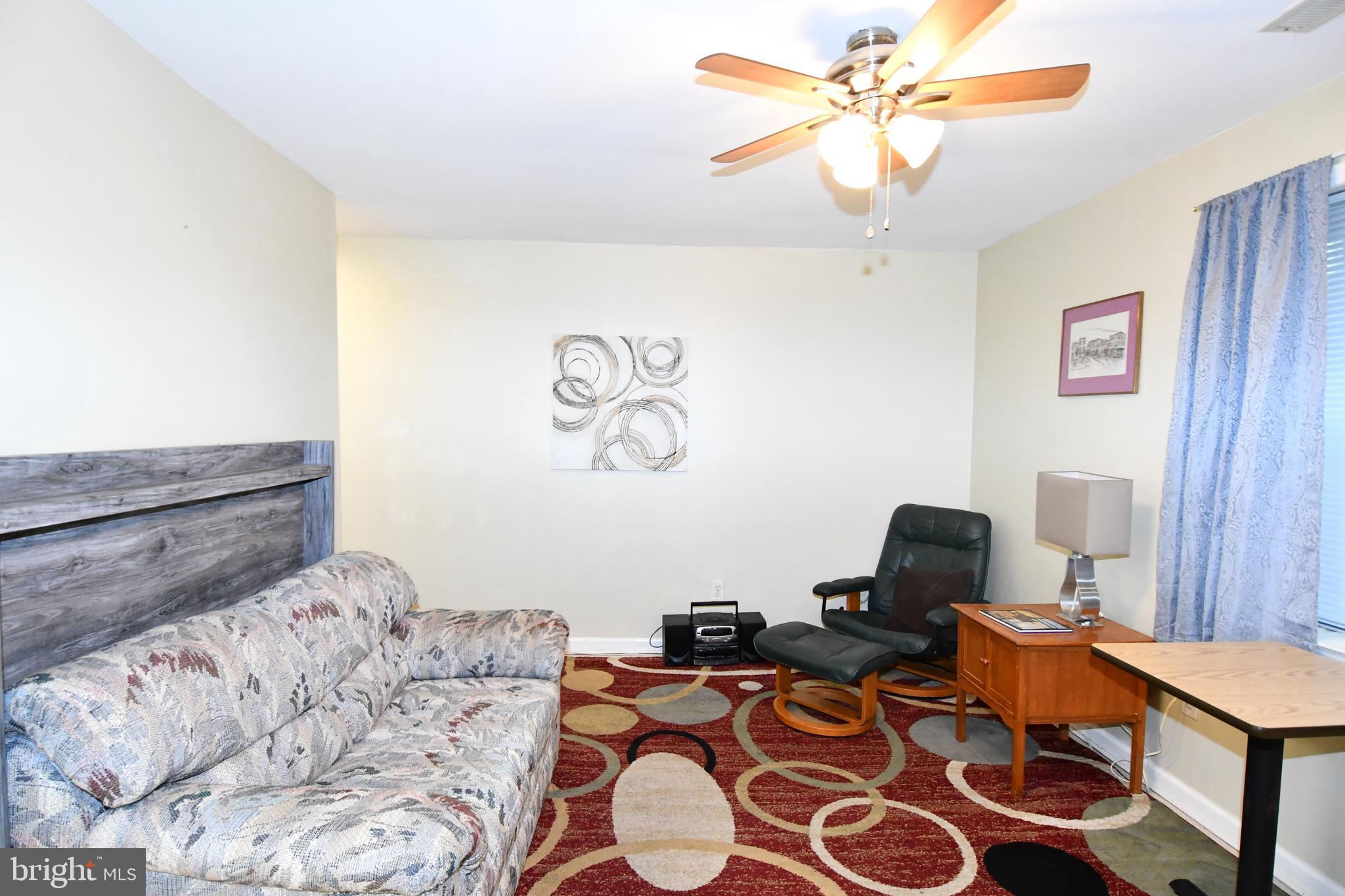 THE HUNTSMAN CONDOMINIUM - Residential