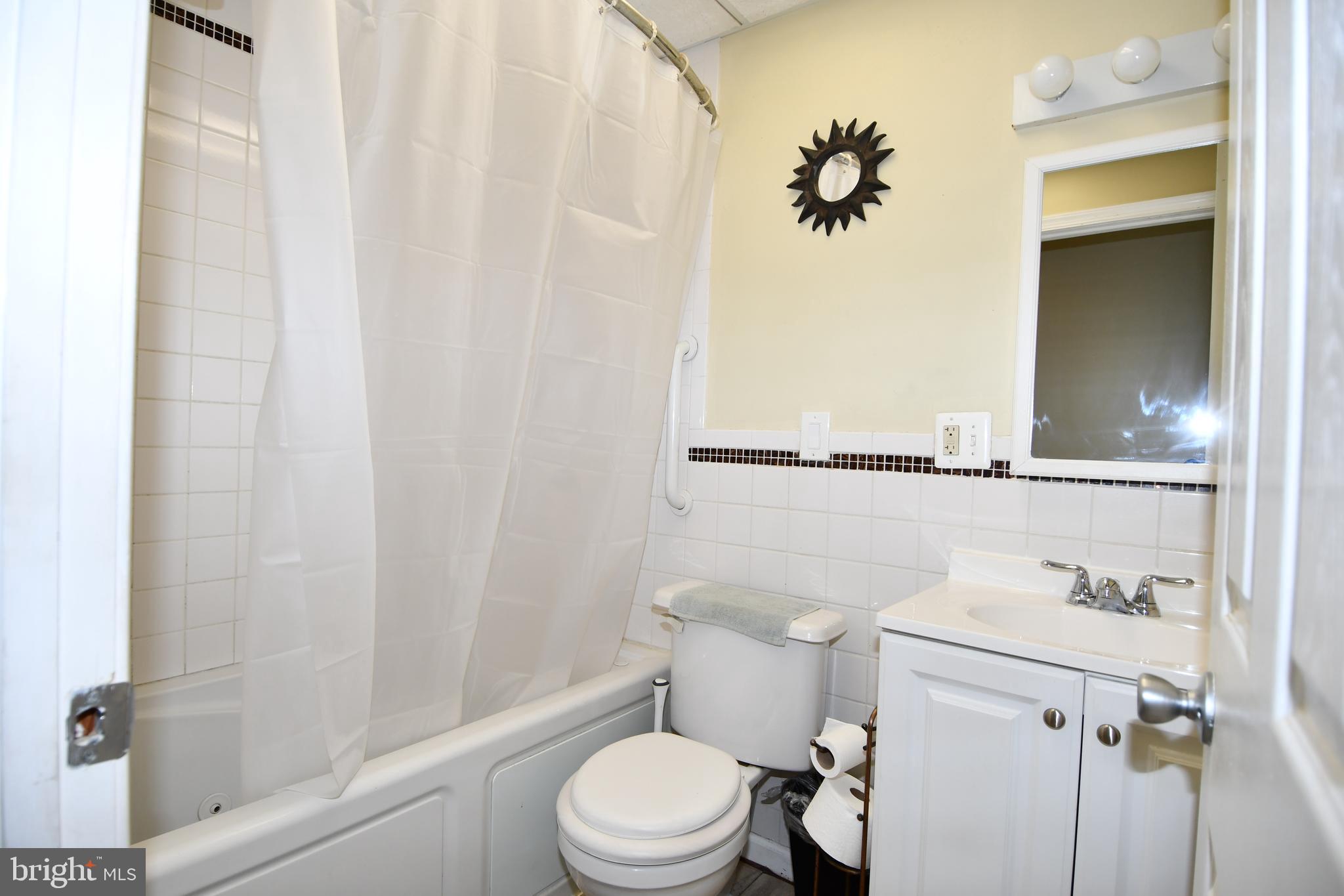 THE HUNTSMAN CONDOMINIUM - Residential