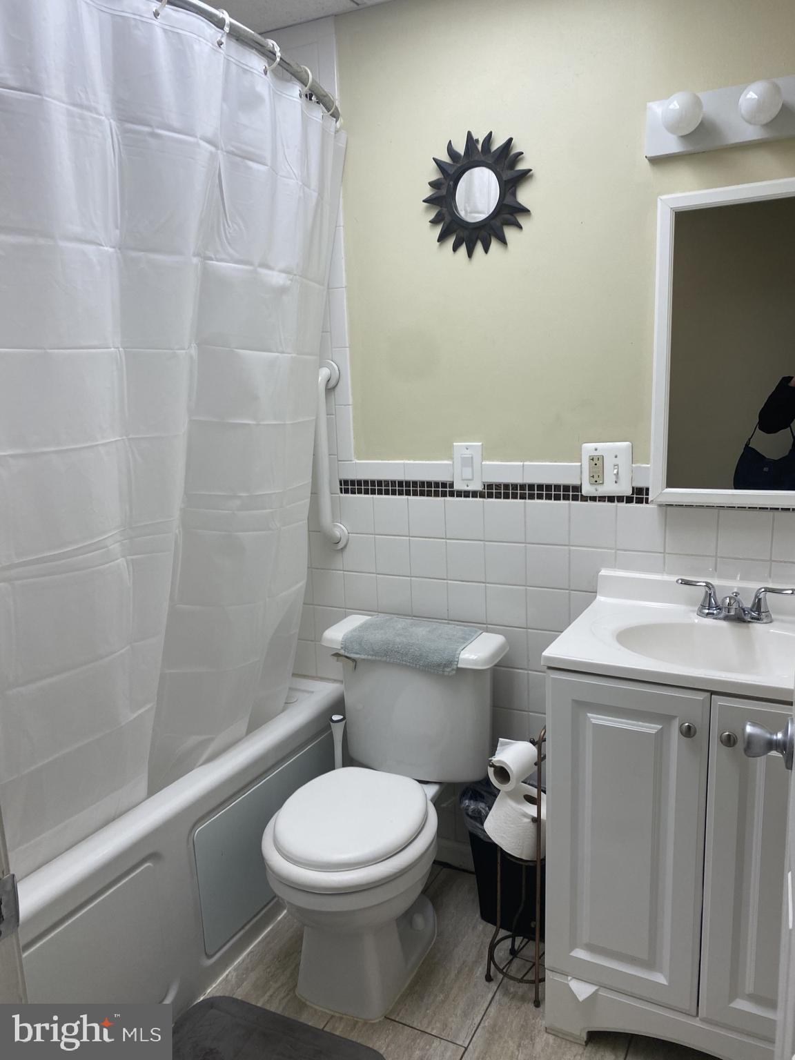 THE HUNTSMAN CONDOMINIUM - Residential