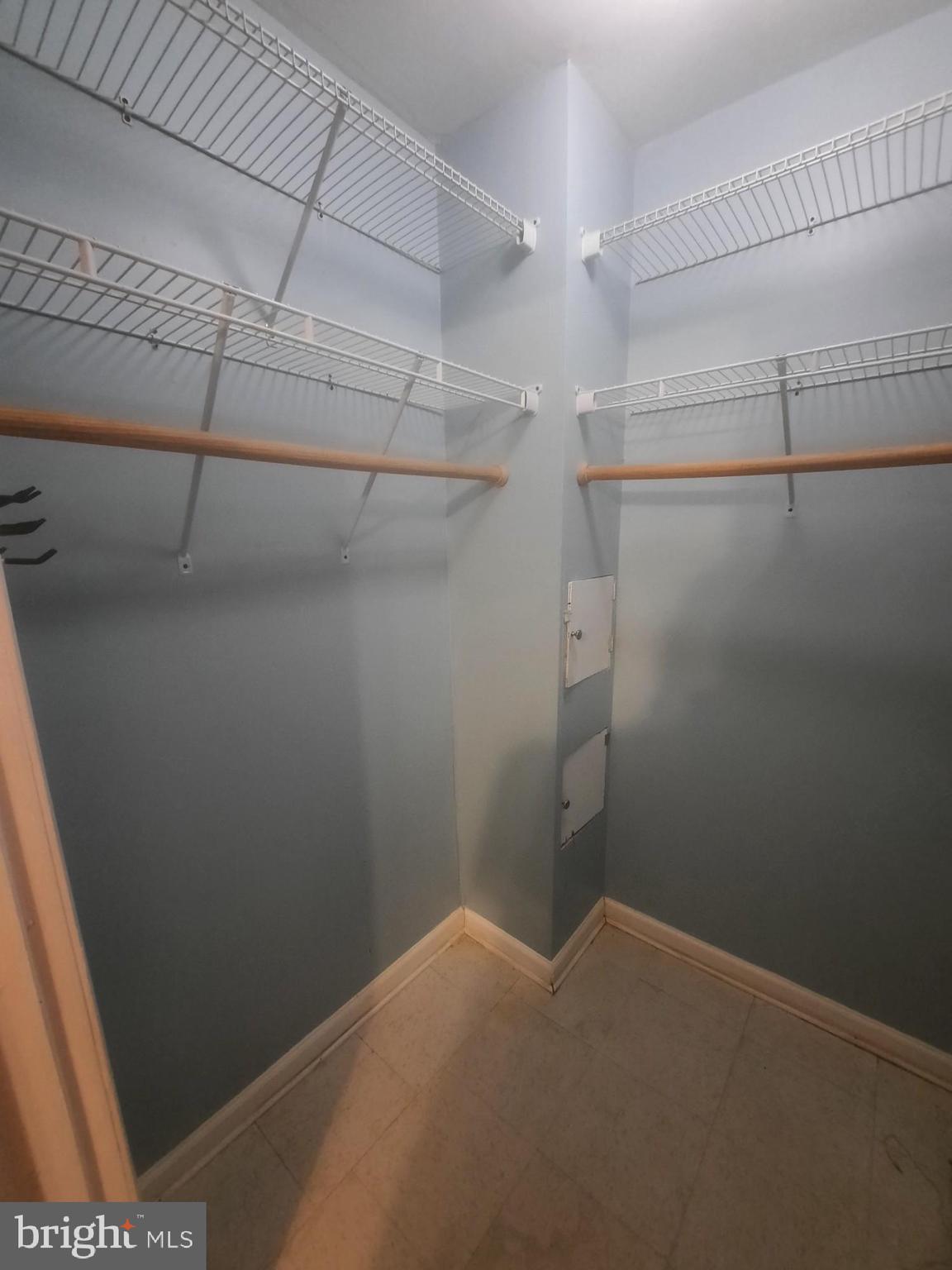 THE HUNTSMAN CONDOMINIUM - Residential