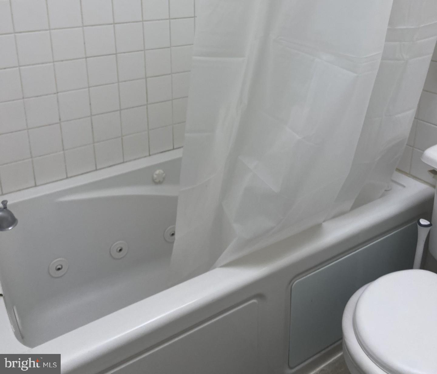 THE HUNTSMAN CONDOMINIUM - Residential