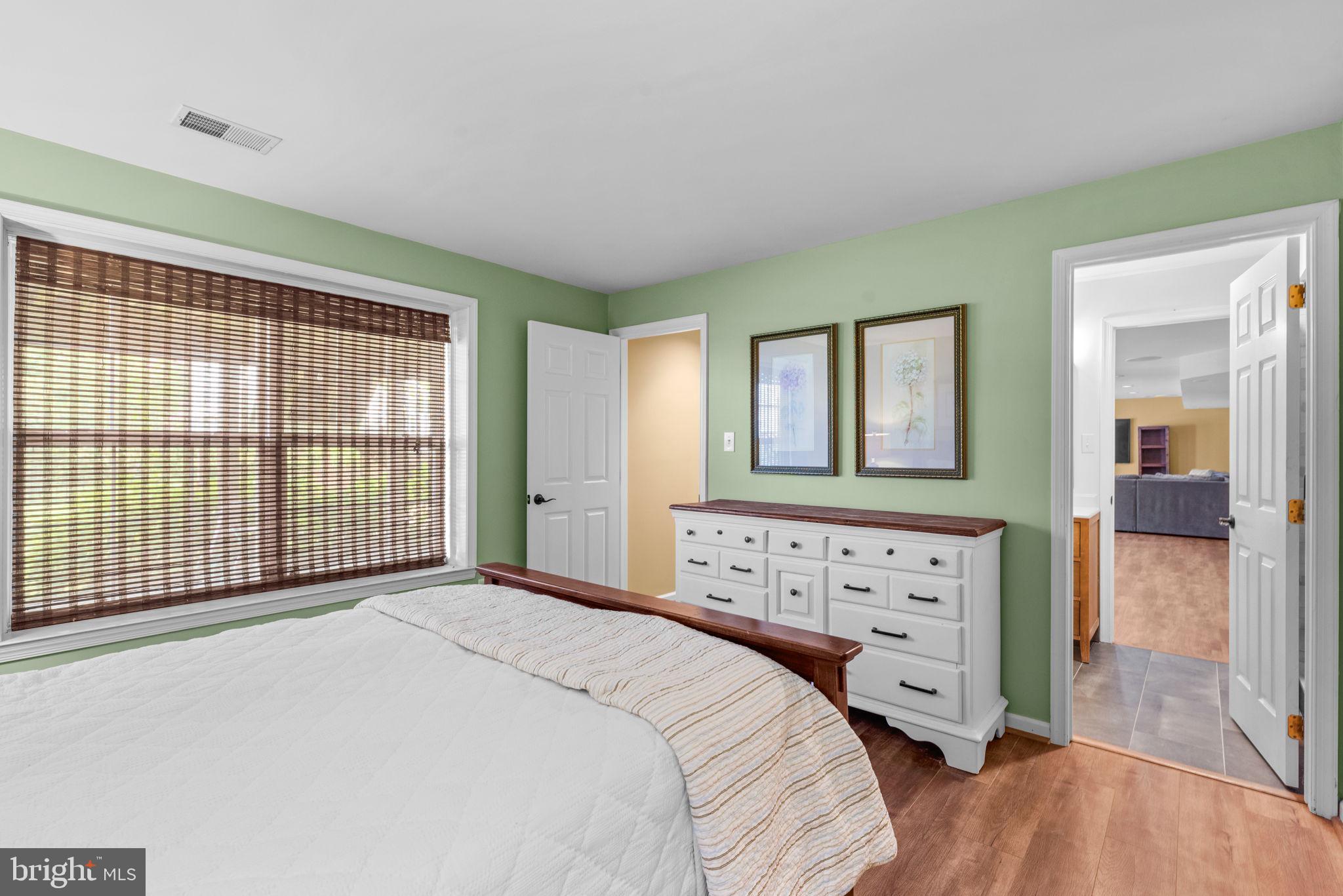 ASHLEIGH KNOLLS - Residential