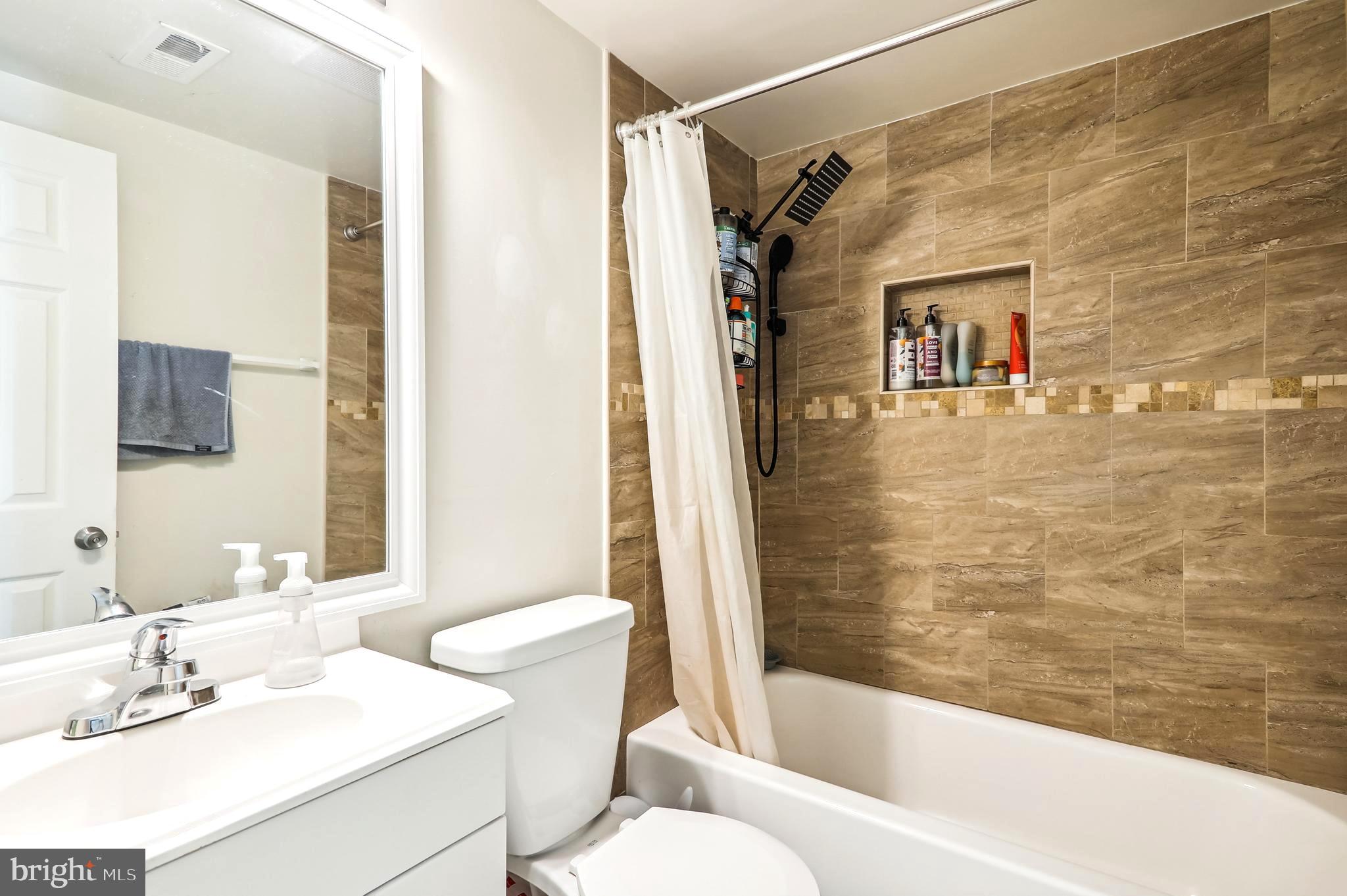 SOUTH LAWN - Residential