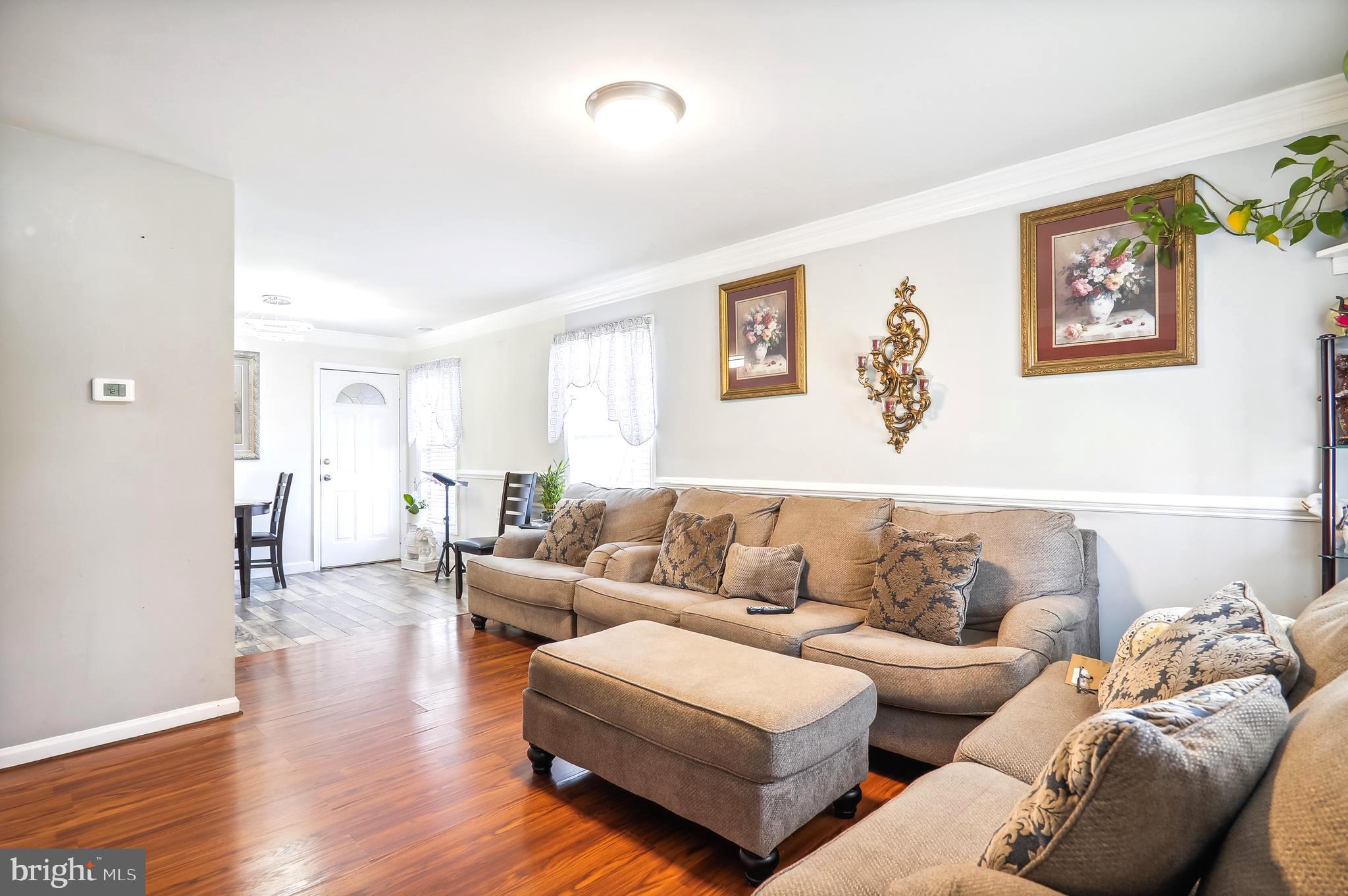 SOUTH LAWN - Residential