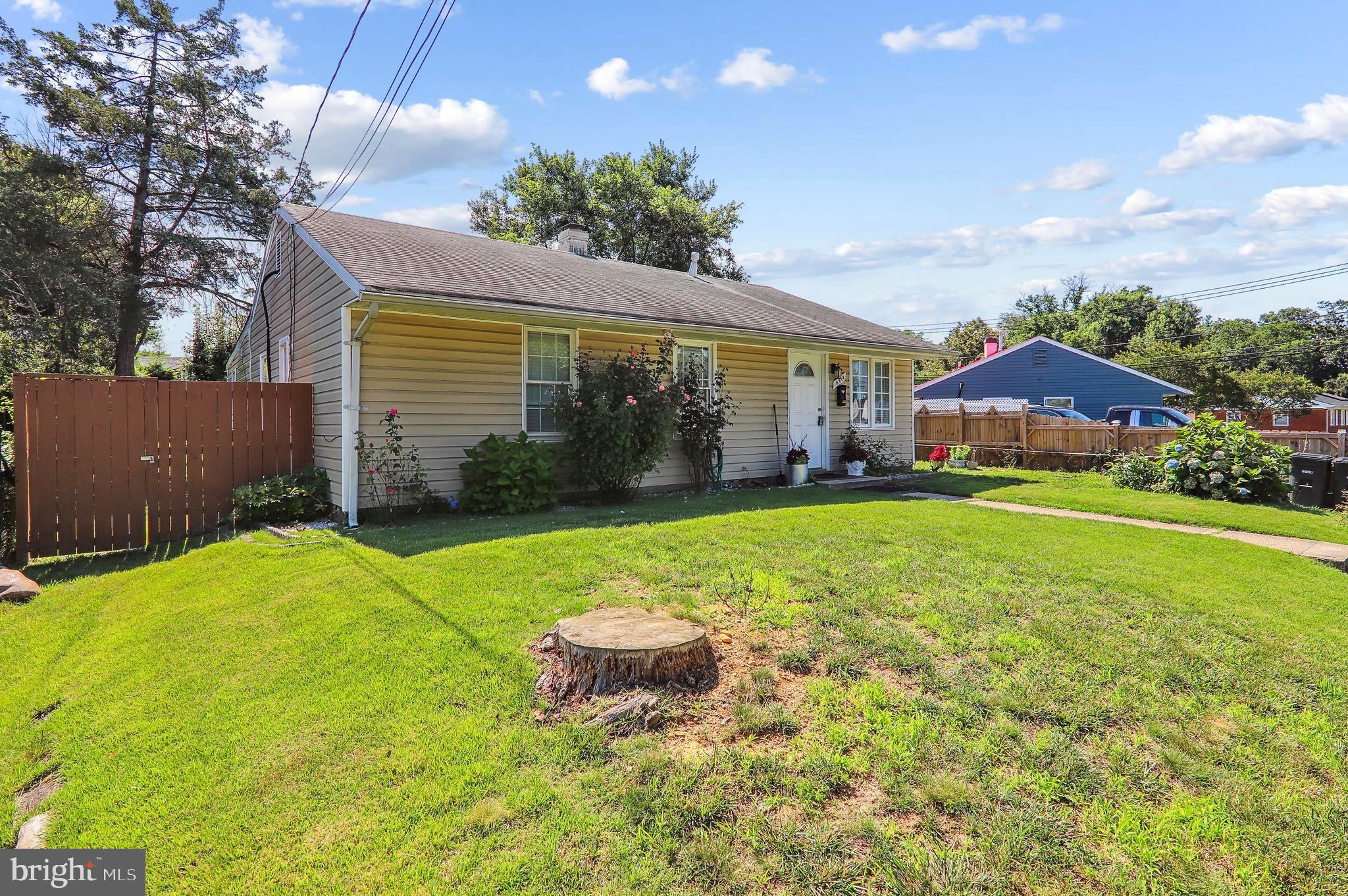 SOUTH LAWN - Residential