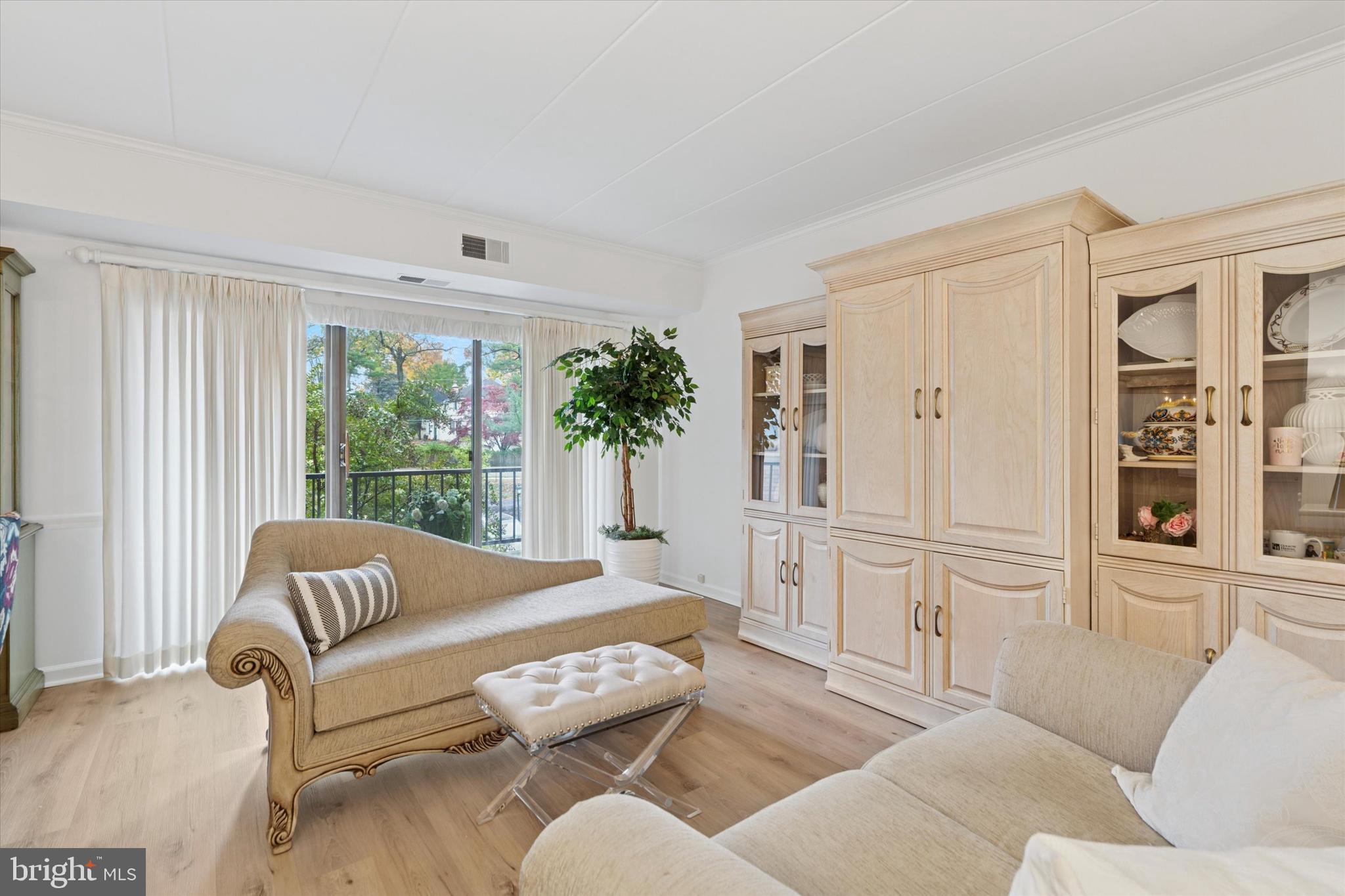 601 MONTGOMERY AVENUE 204