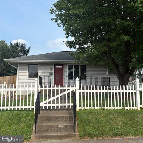 Photo of 231 Manassas Avenue, FRONT ROYAL, VA 22630 (MLS # VAWR2015366)