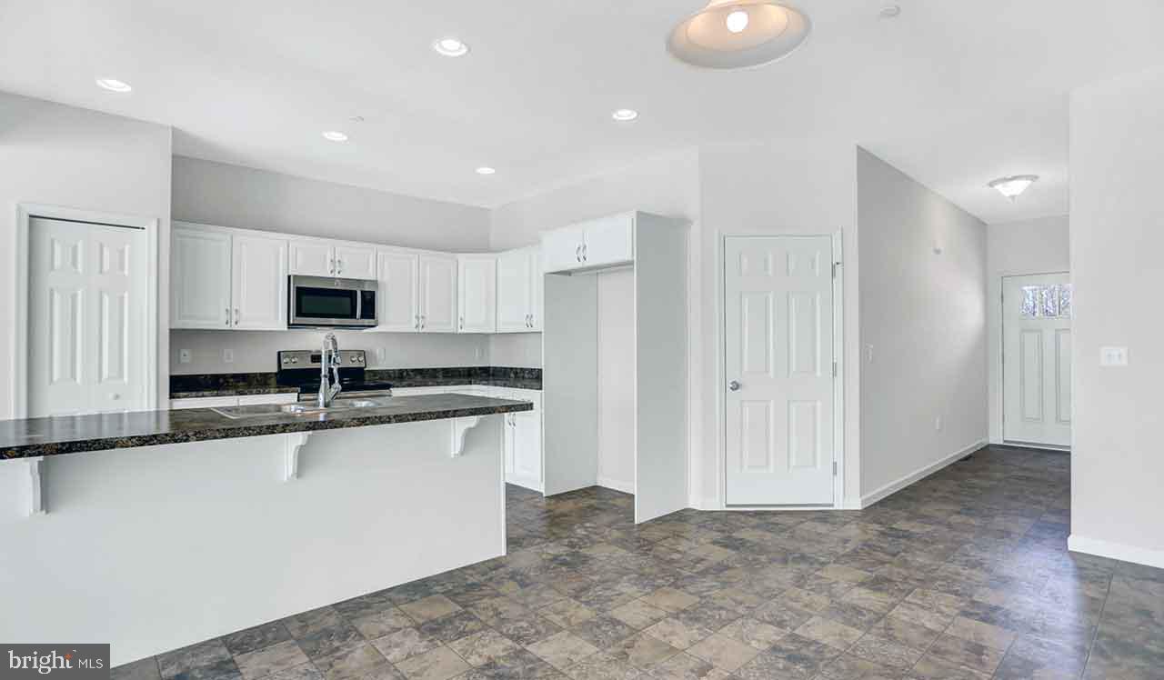 HANBURY COURT - Residential
