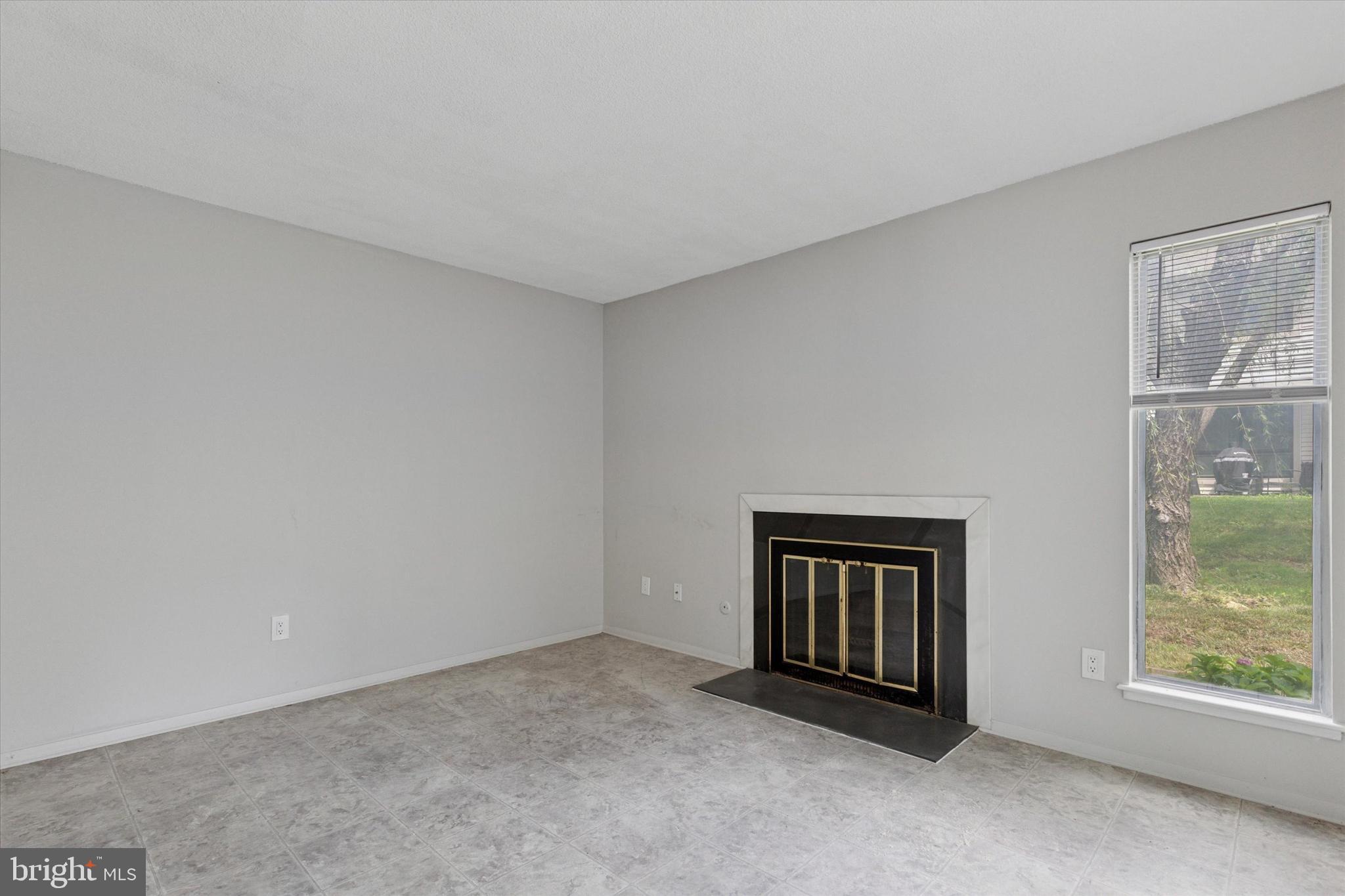 TOWAMENCIN CONDOS - Residential Lease