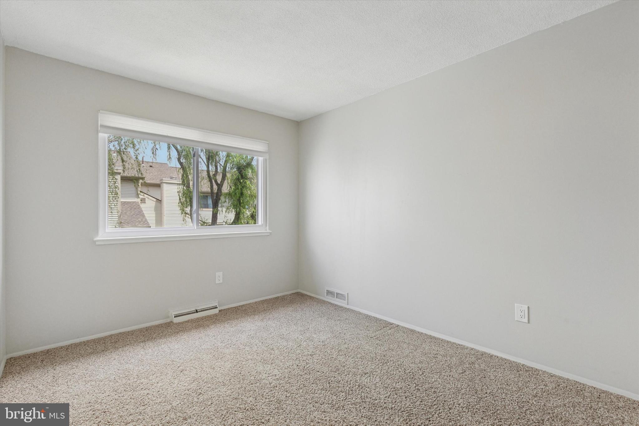 TOWAMENCIN CONDOS - Residential Lease