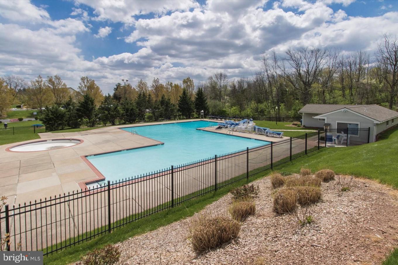 TOWAMENCIN CONDOS - Residential Lease