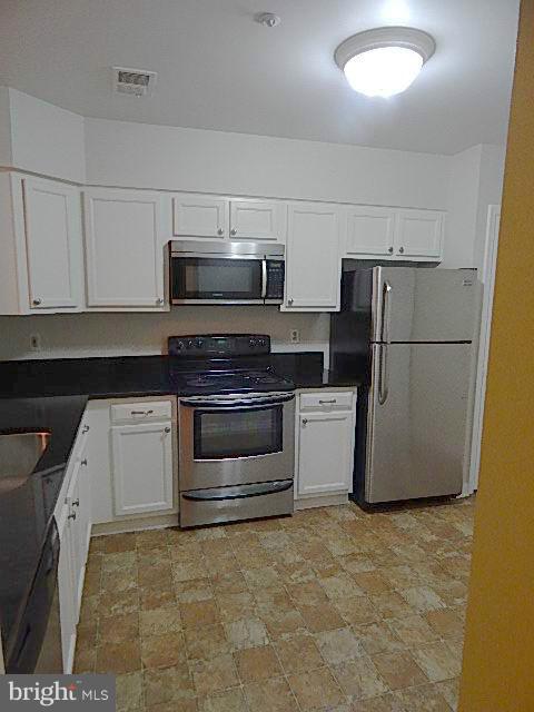 CEDAR LAKES - Residential