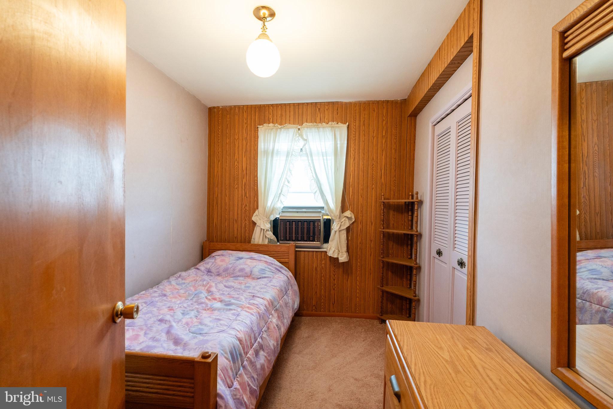 ELMWOOD PARK - Residential