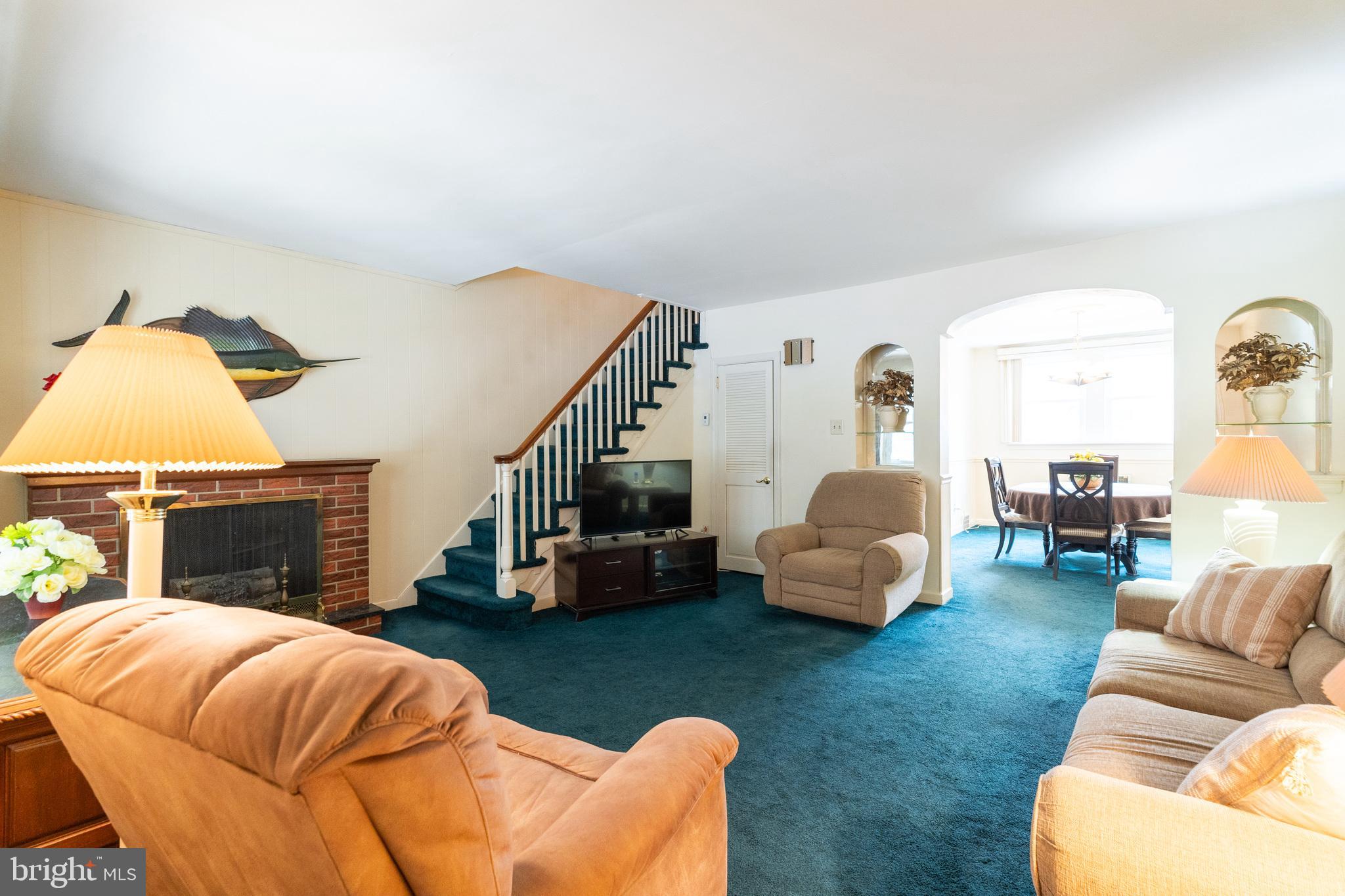 ELMWOOD PARK - Residential