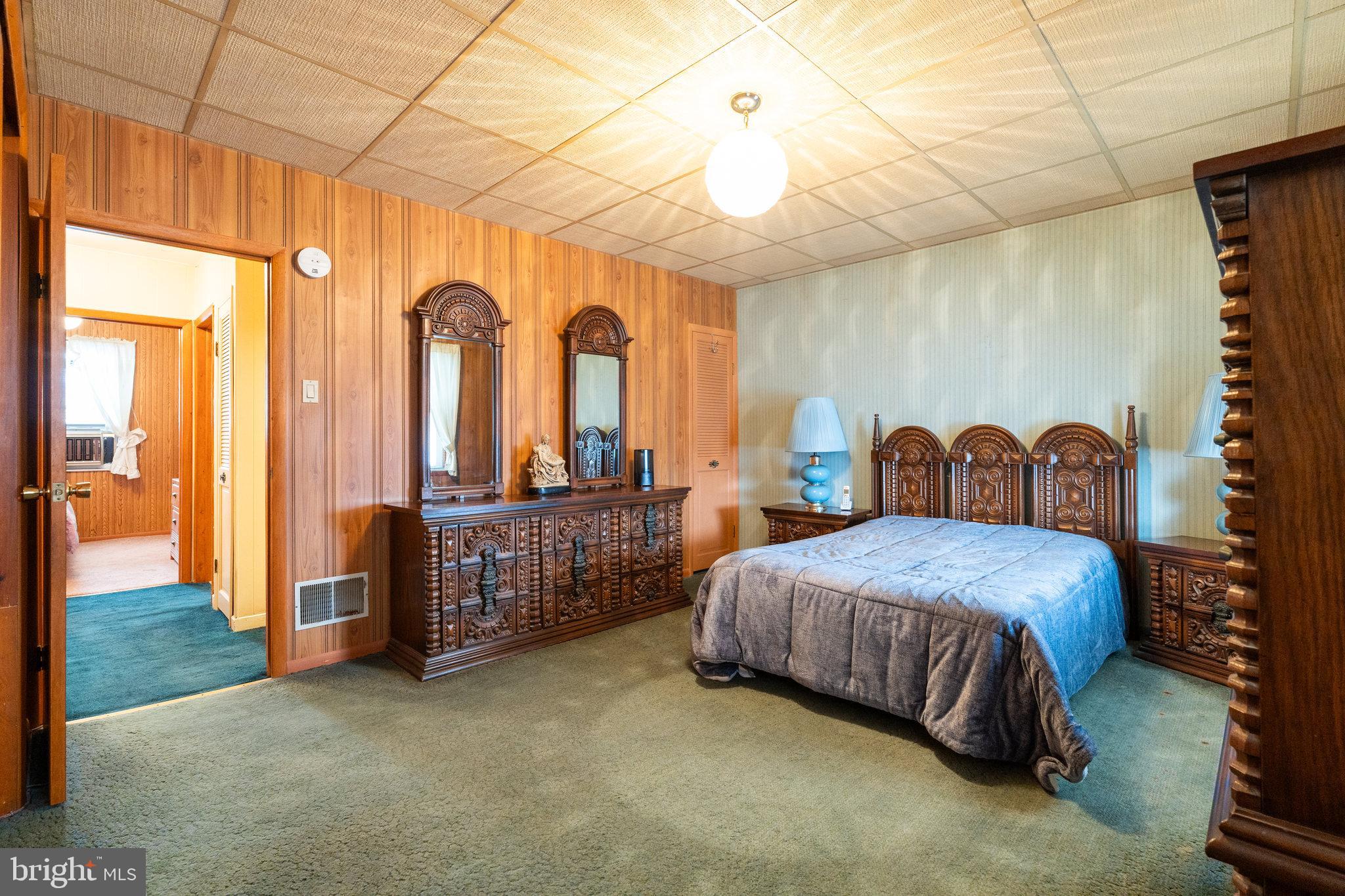 ELMWOOD PARK - Residential