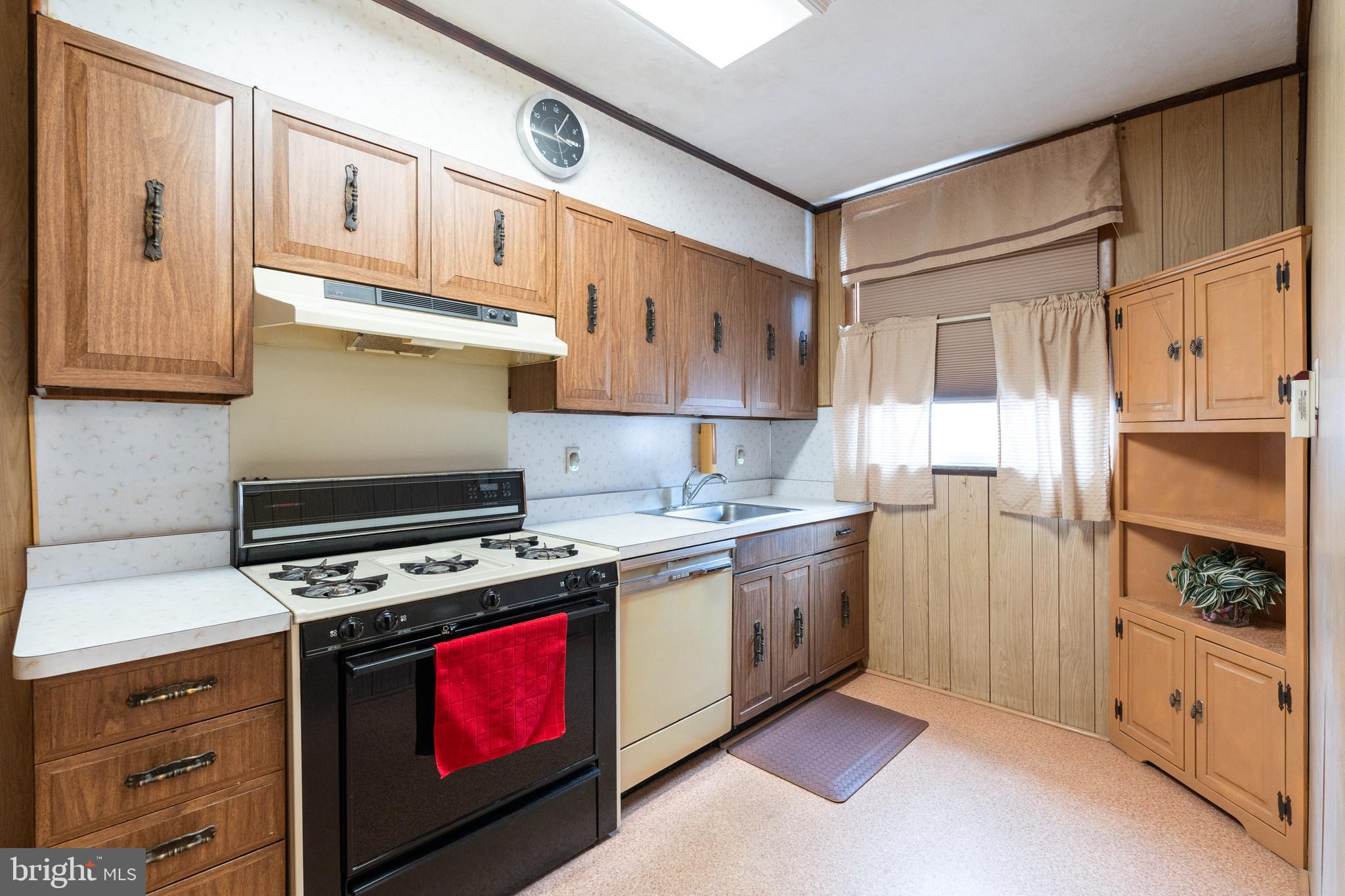 ELMWOOD PARK - Residential