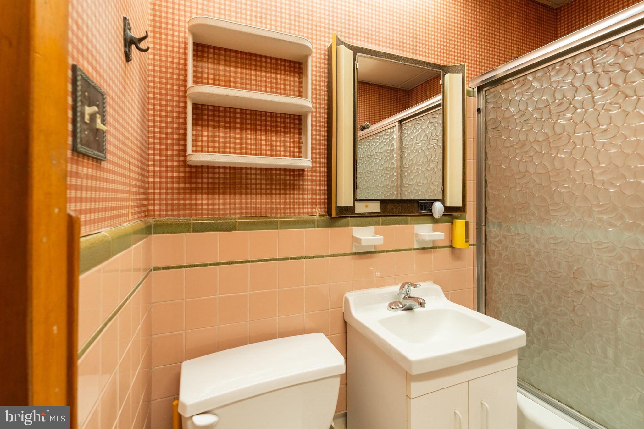 ELMWOOD PARK - Residential