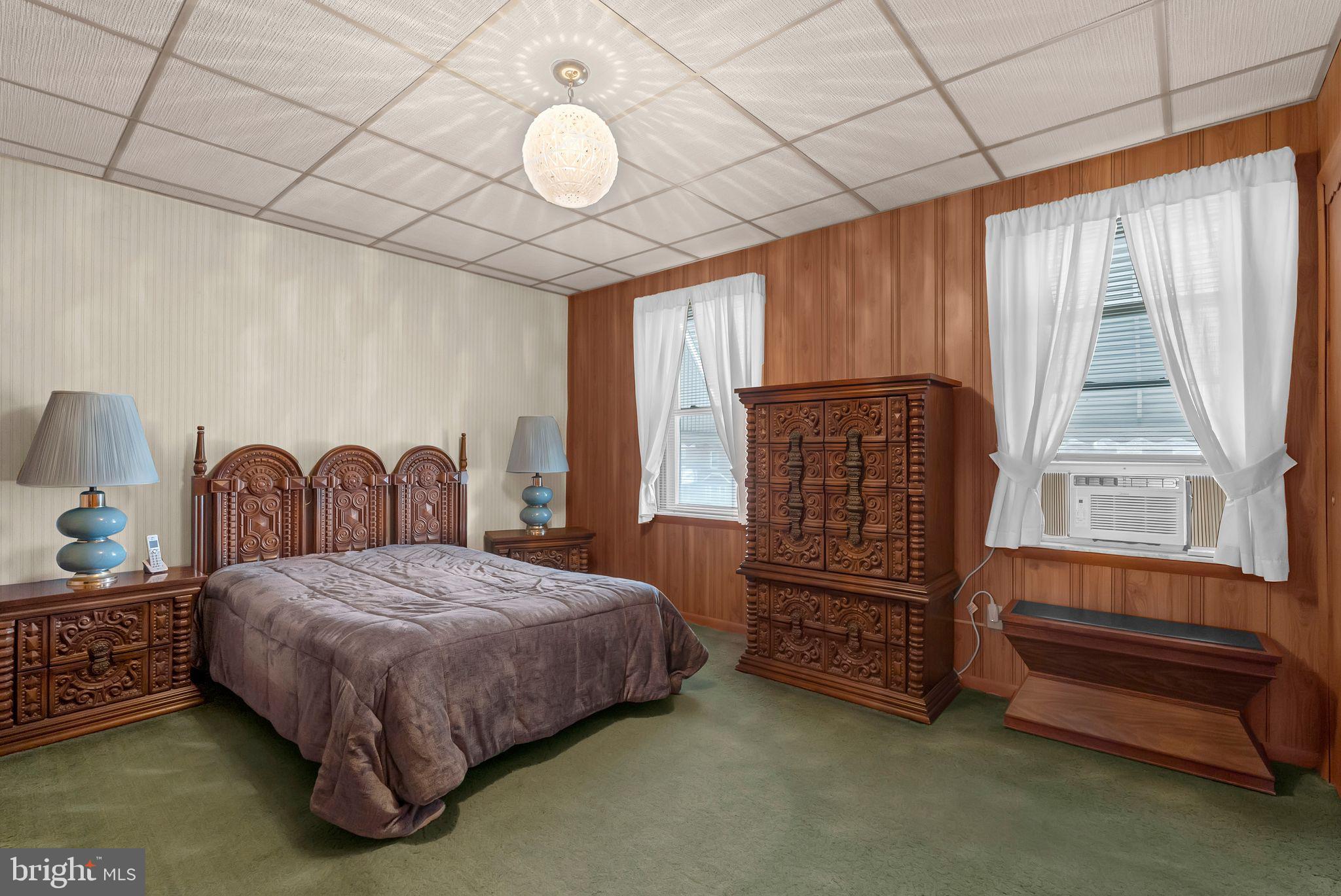 ELMWOOD PARK - Residential