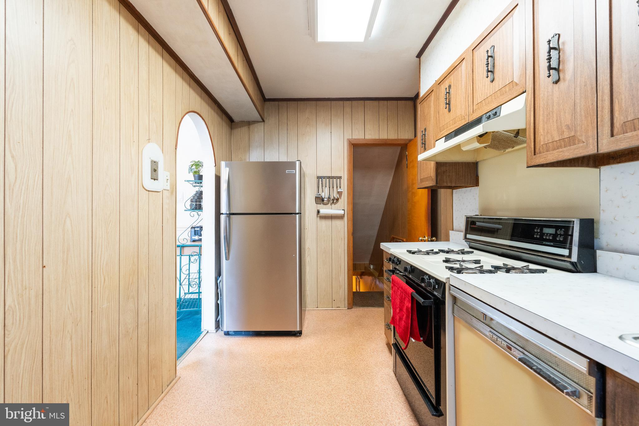 ELMWOOD PARK - Residential