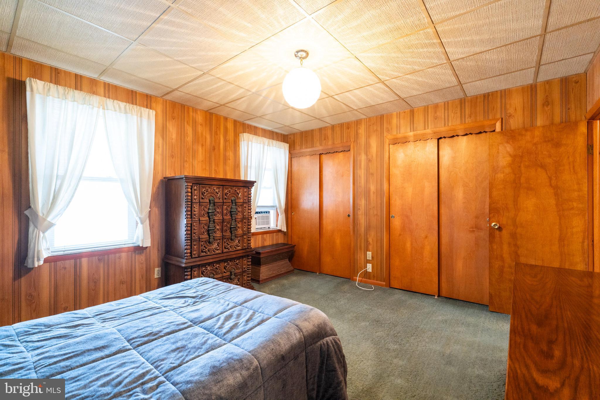 ELMWOOD PARK - Residential