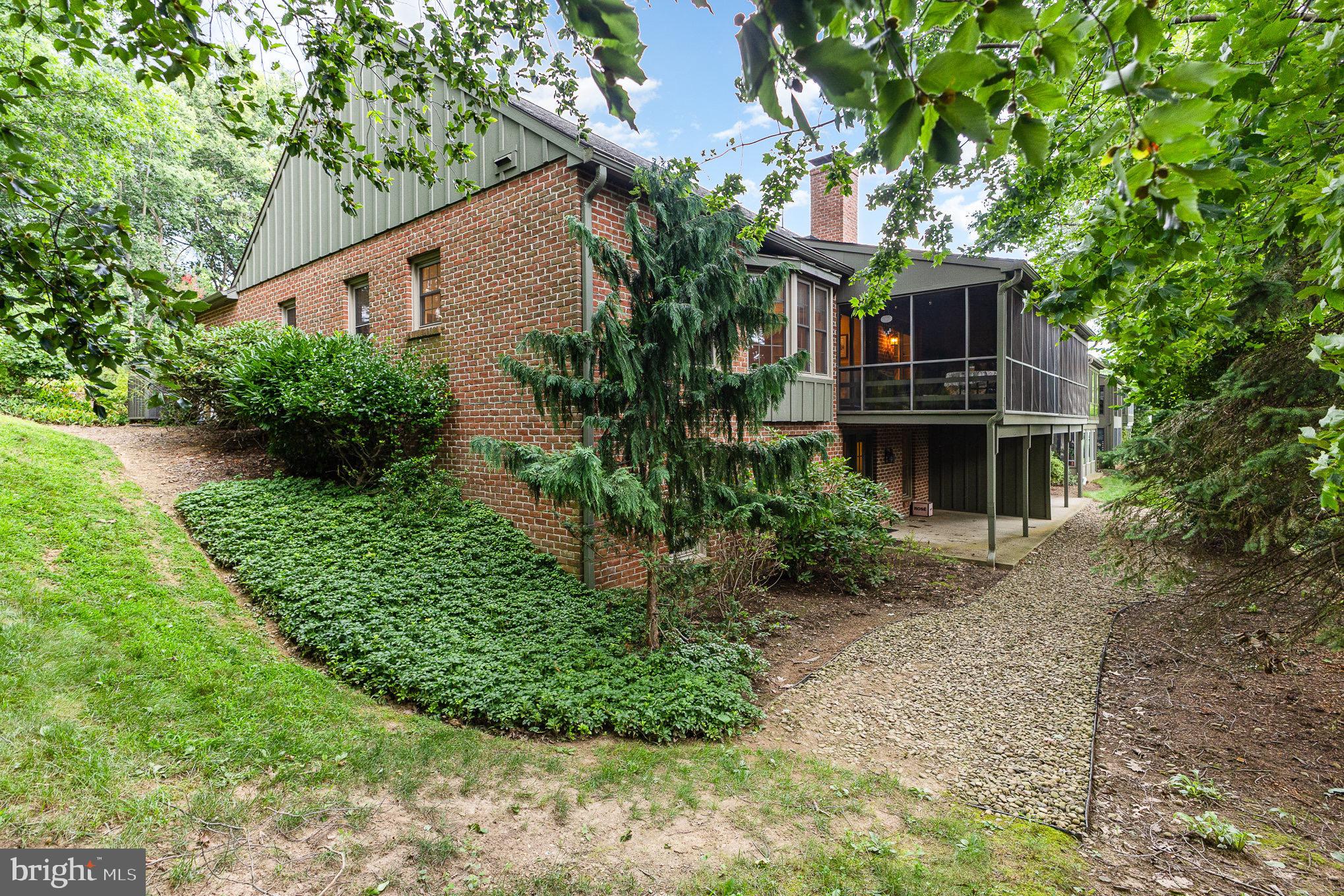 1181 WICKLOW COURT