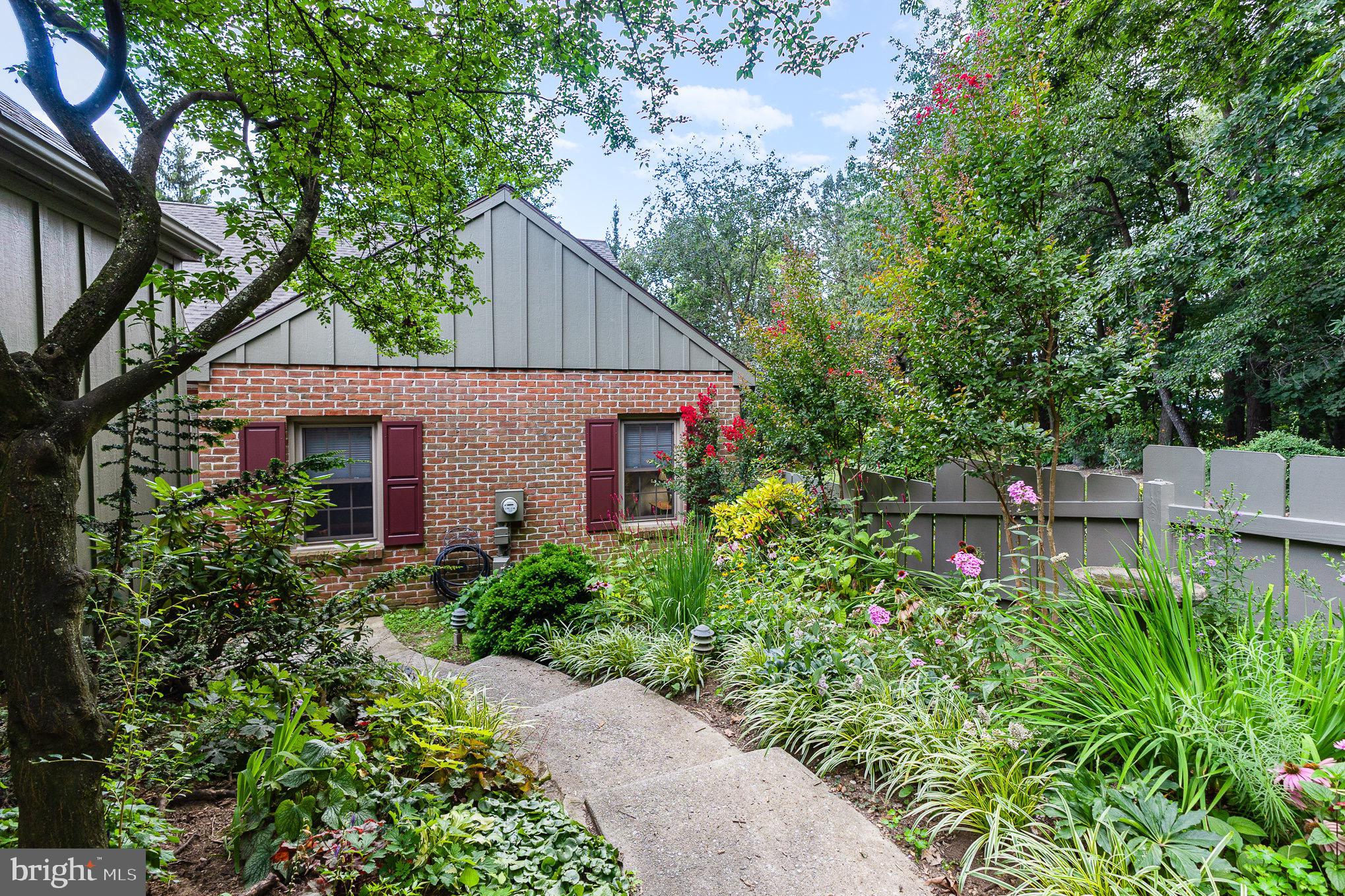 1181 WICKLOW COURT