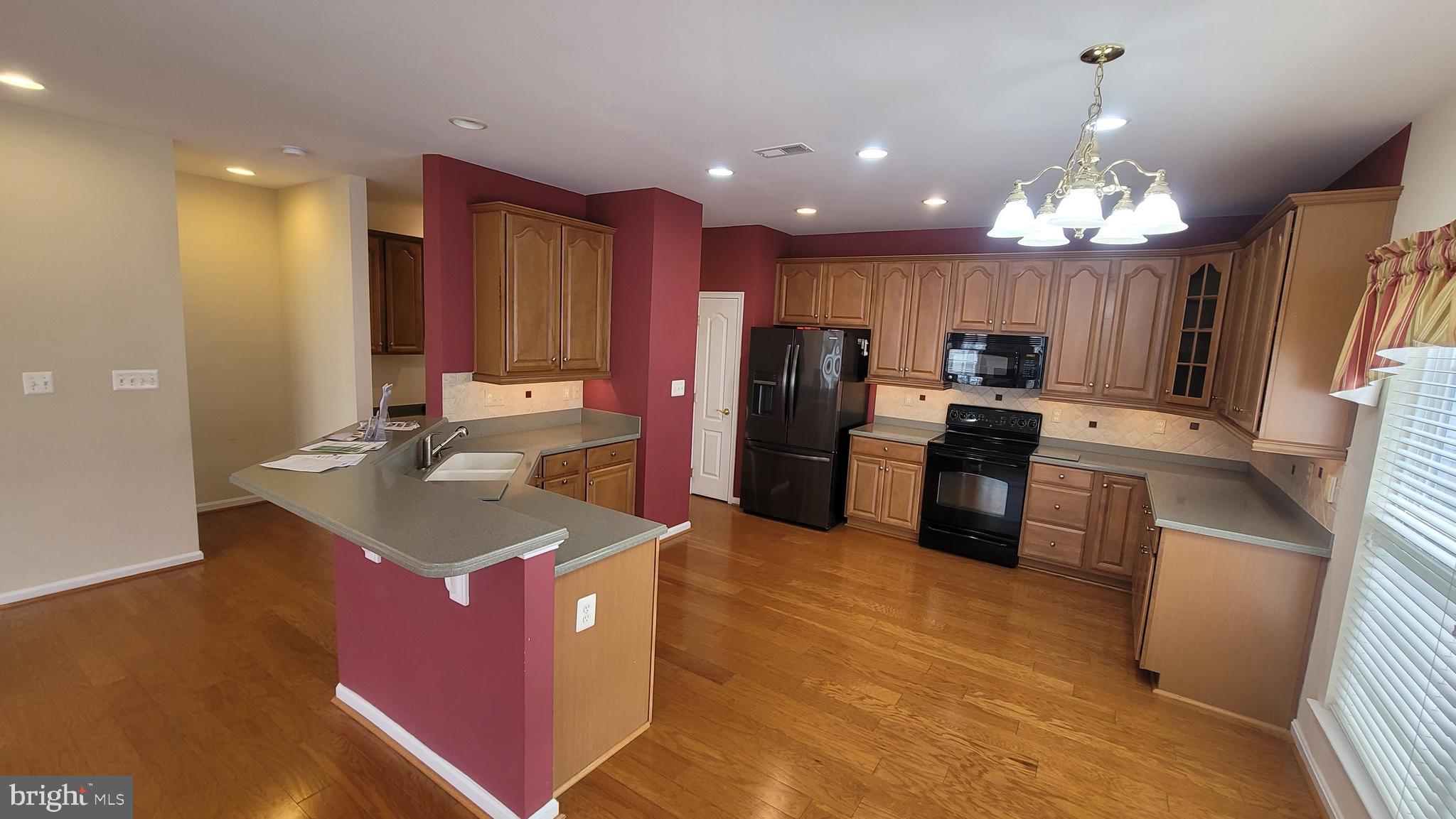 SYMPHONY VILLAGE AT CENTREVILLE - Residential