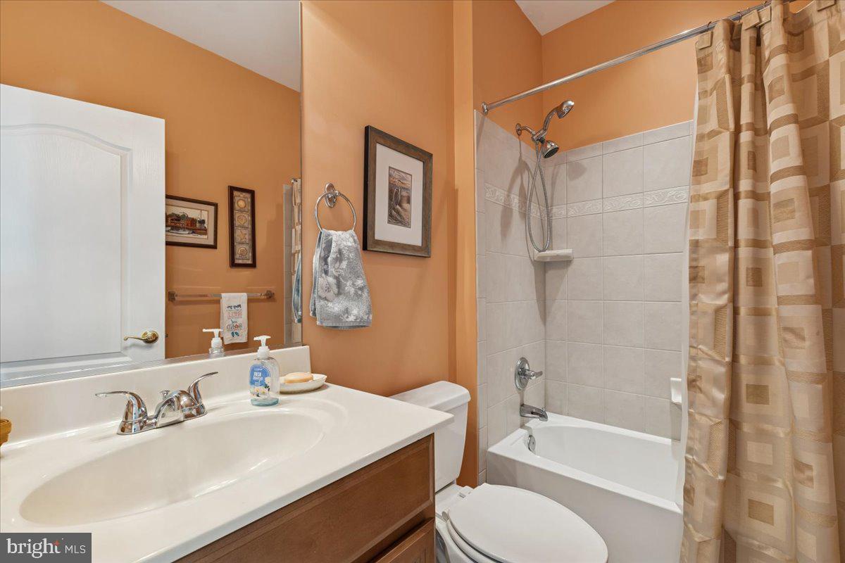 SYMPHONY VILLAGE AT CENTREVILLE - Residential