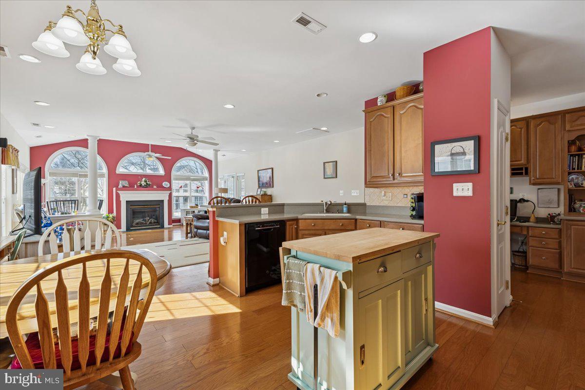 SYMPHONY VILLAGE AT CENTREVILLE - Residential