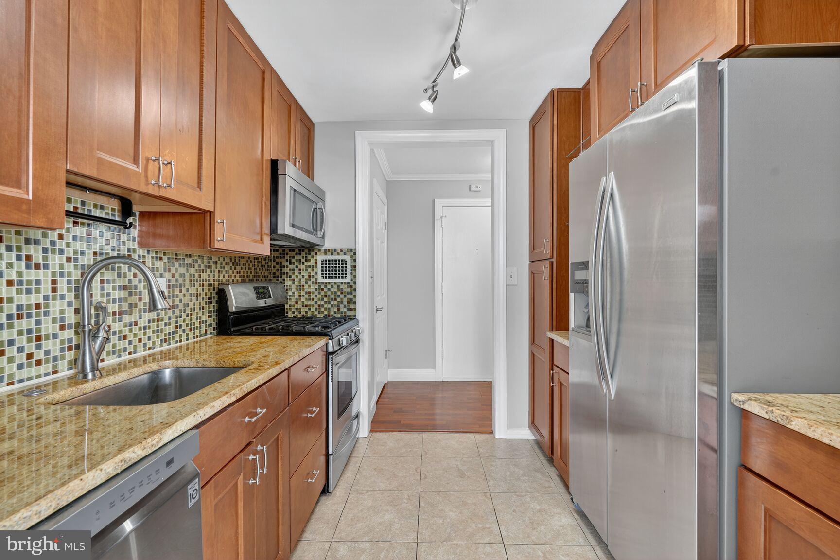 YORKTOWN CONDOMINIUM - Residential