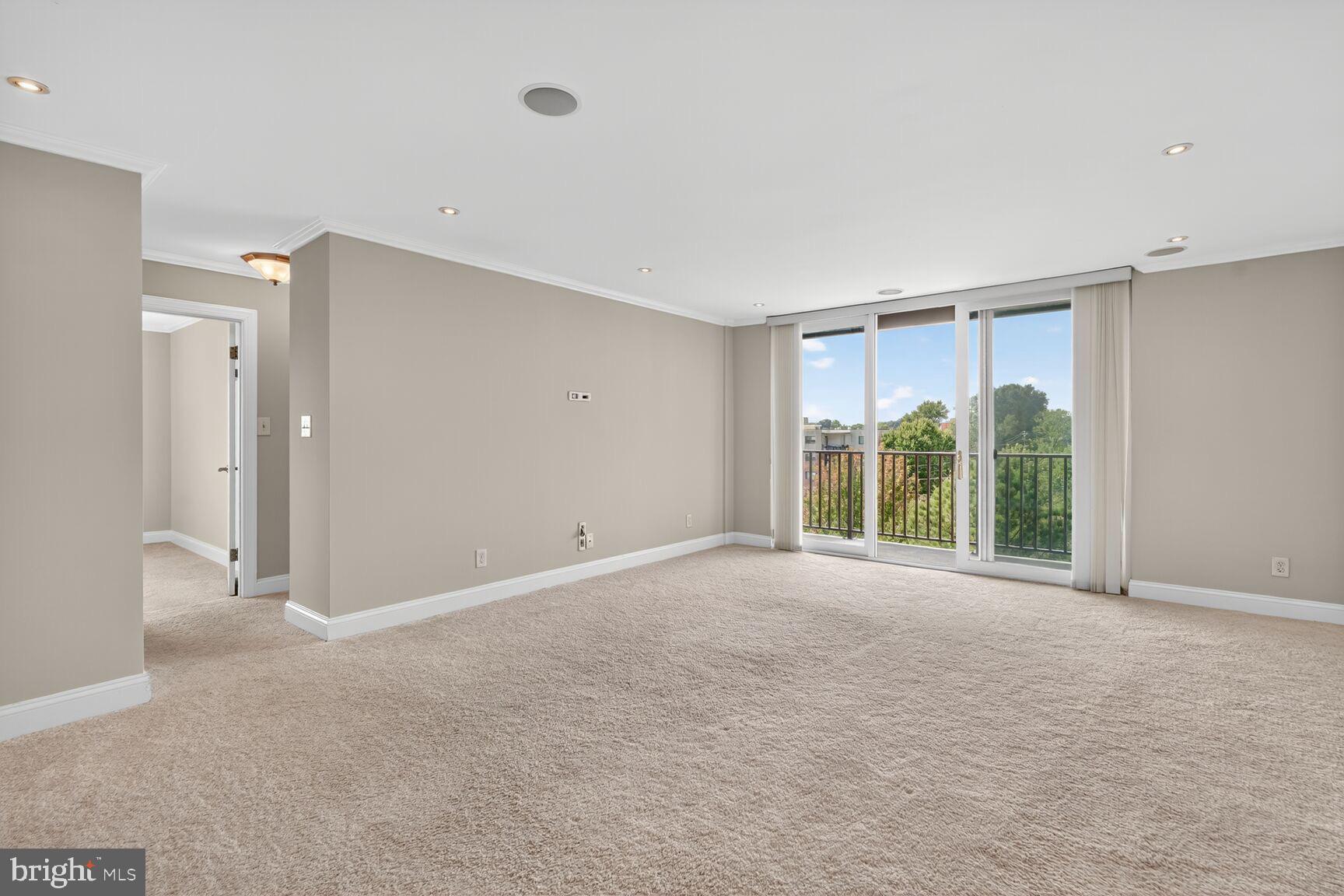 YORKTOWN CONDOMINIUM - Residential