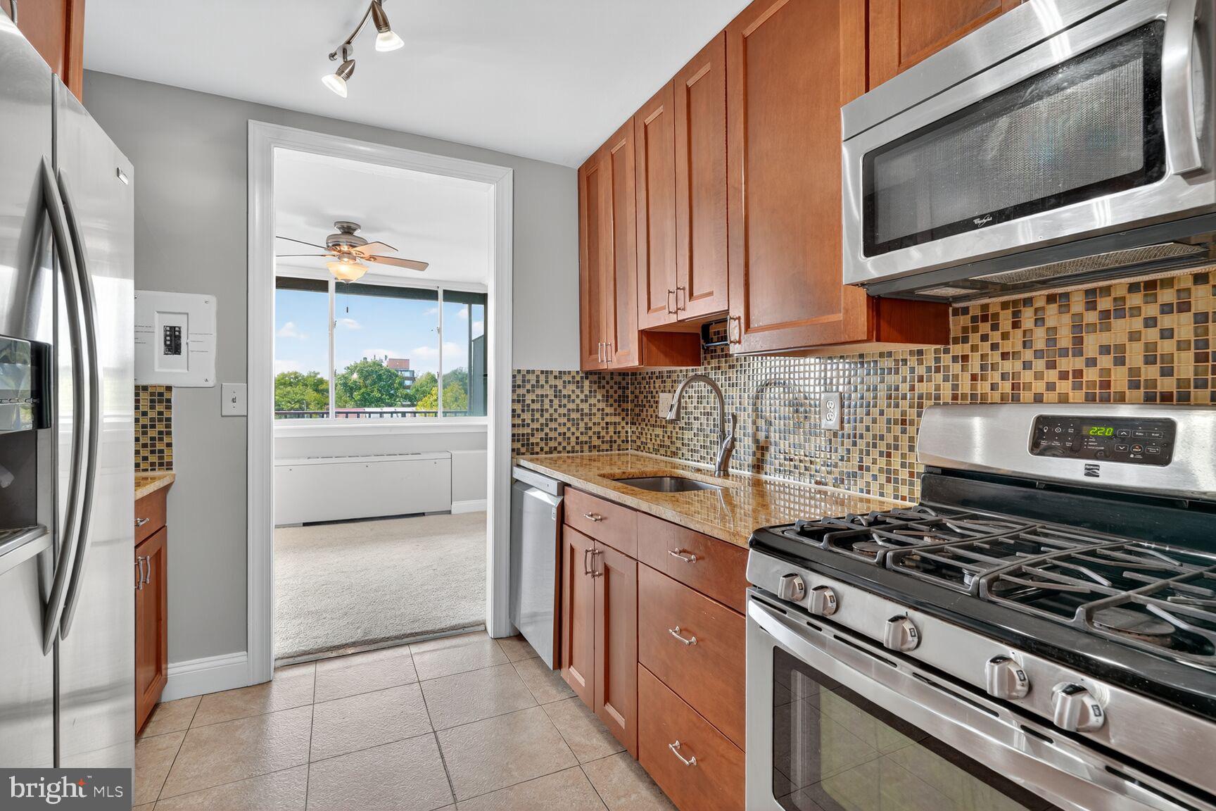 YORKTOWN CONDOMINIUM - Residential