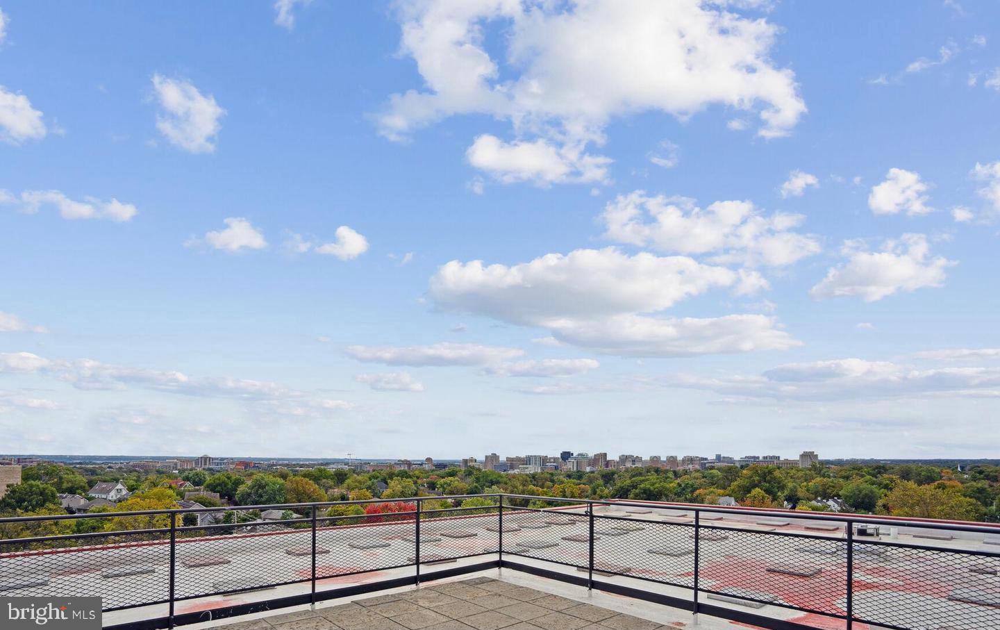 YORKTOWN CONDOMINIUM - Residential