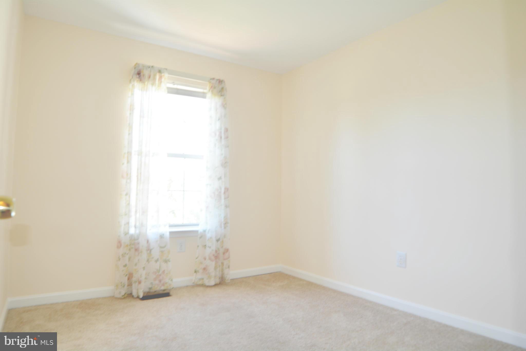THE BLUFFS ELLICOTT MILL - Residential Lease