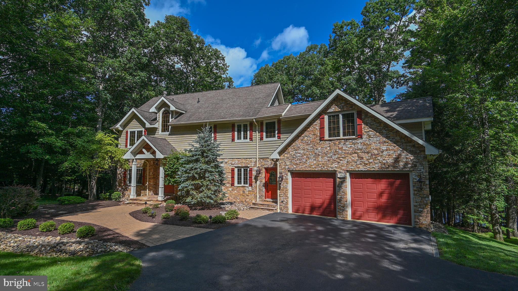 THOUSAND ACRES - Residential